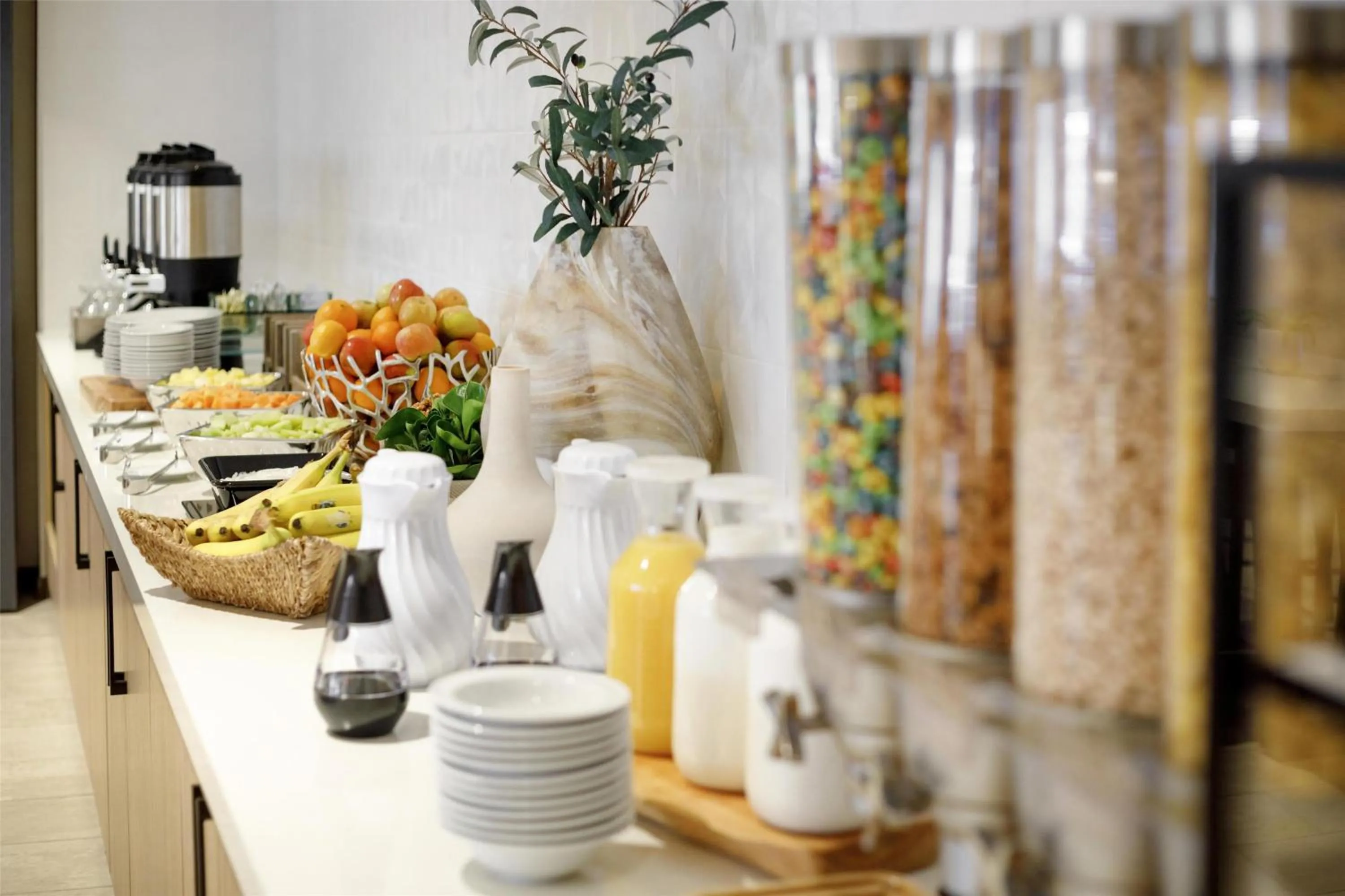 Breakfast in Hilton Garden Inn LAX Los Angeles Airport