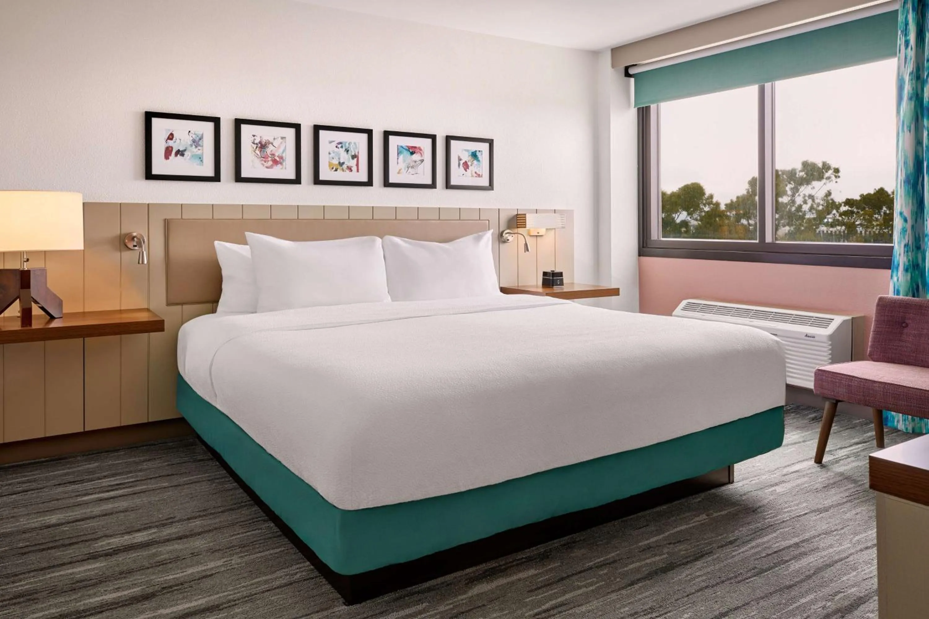 Bed in Hilton Garden Inn LAX Los Angeles Airport