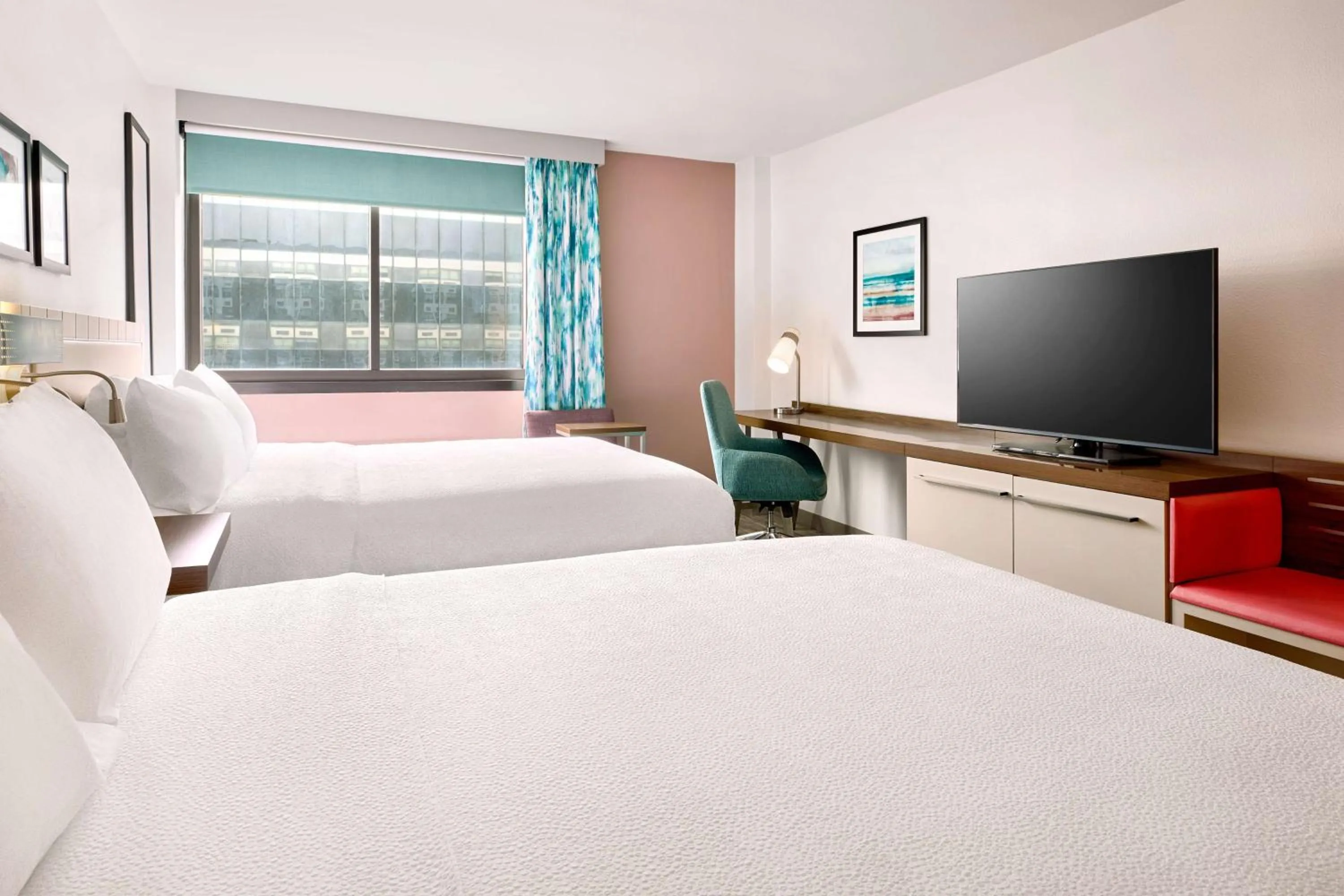 Bed in Hilton Garden Inn LAX Los Angeles Airport