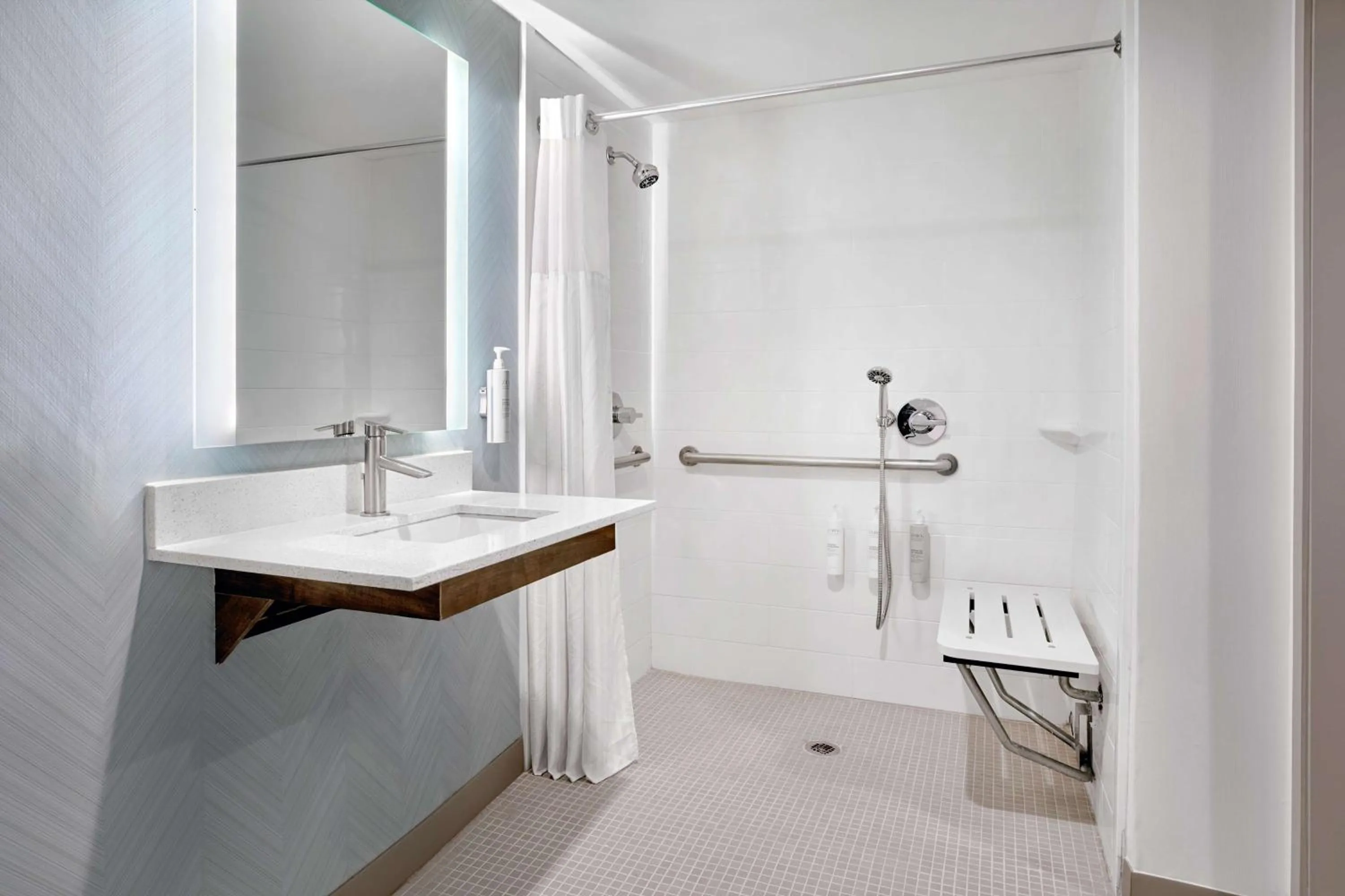 Bathroom in Hilton Garden Inn LAX Los Angeles Airport