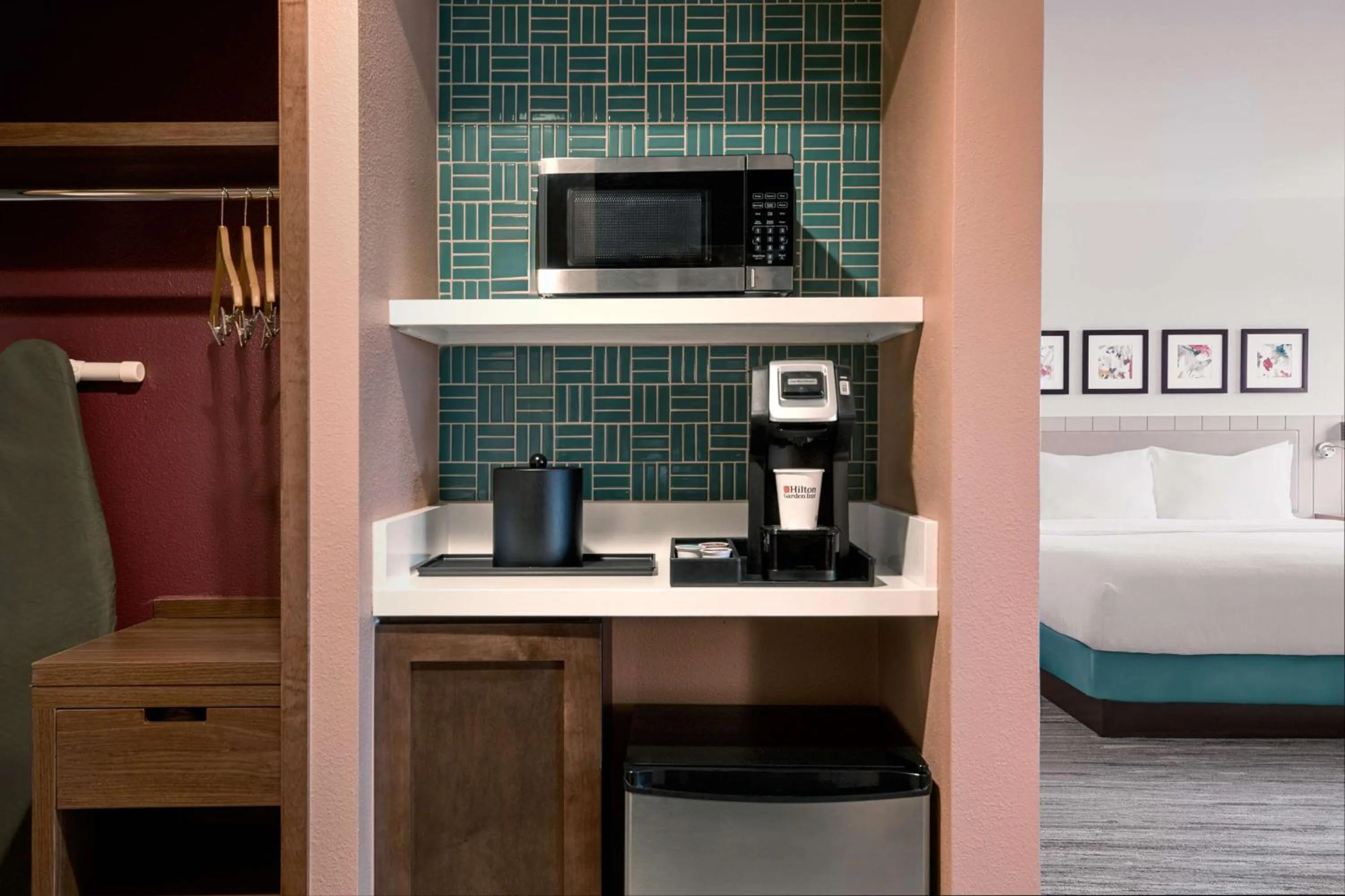 Bed in Hilton Garden Inn LAX Los Angeles Airport