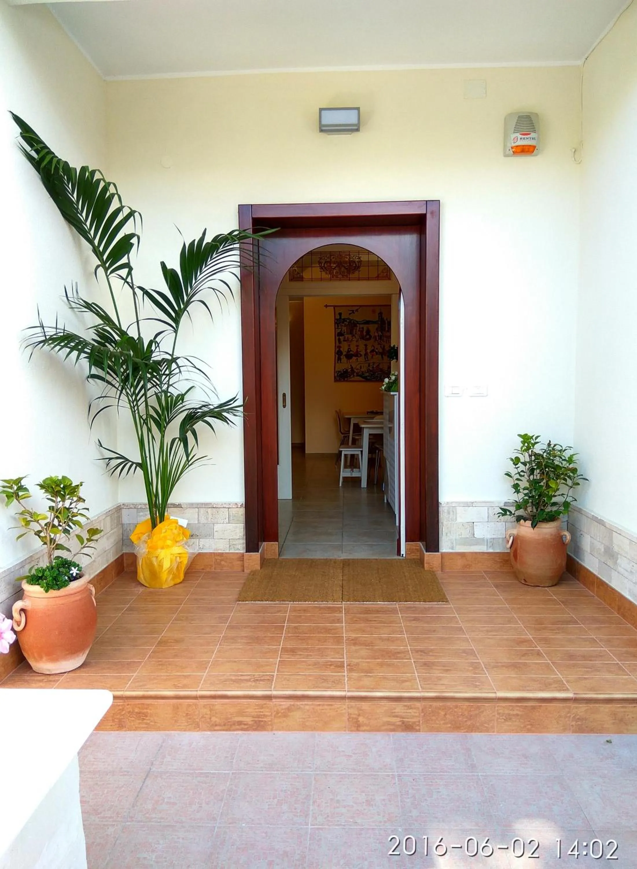 Facade/entrance in Le Camelie