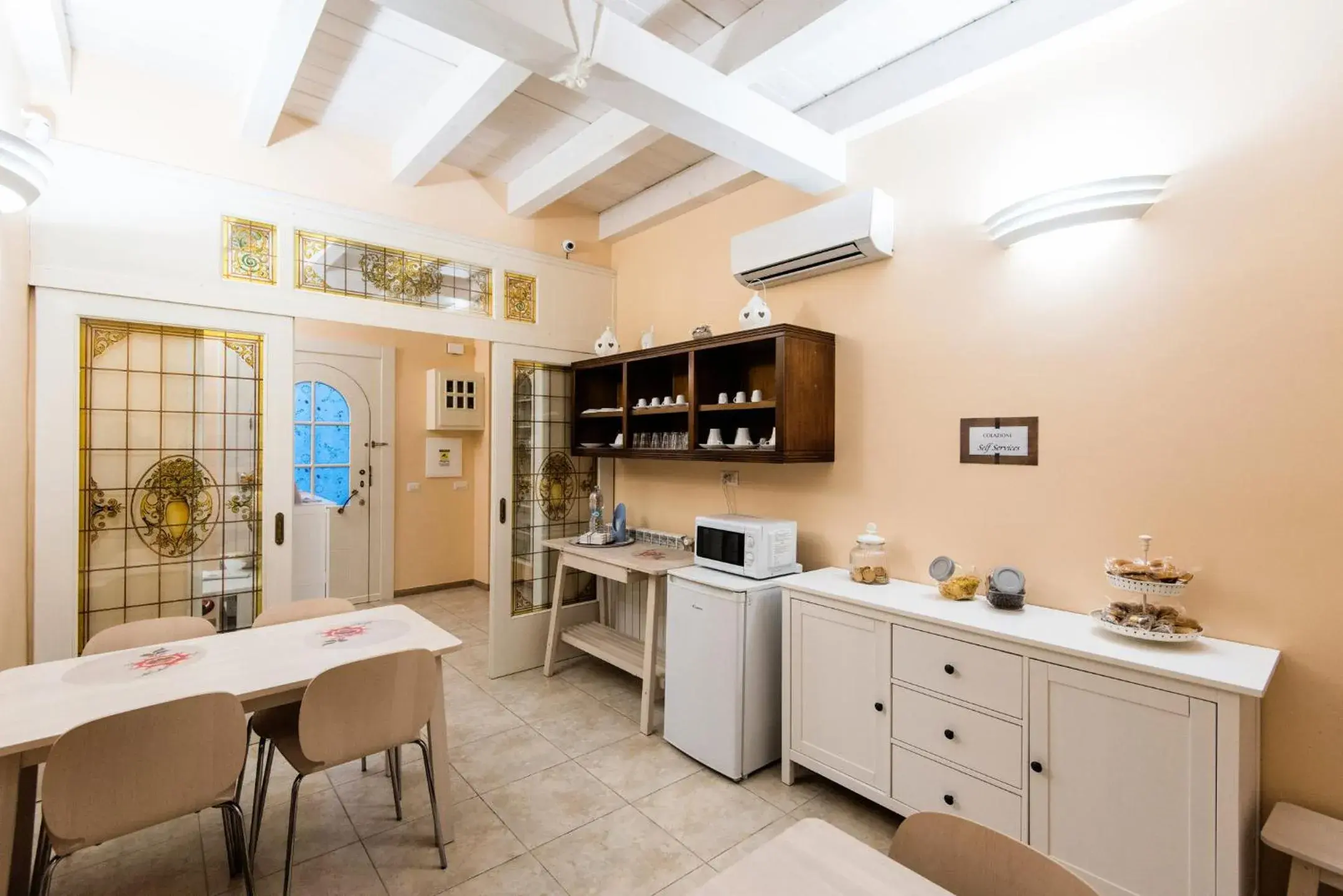 Budget Double or Twin Room - single occupancy in Le Camelie Budget Double or Twin Room - single occupancy in Le Camelie