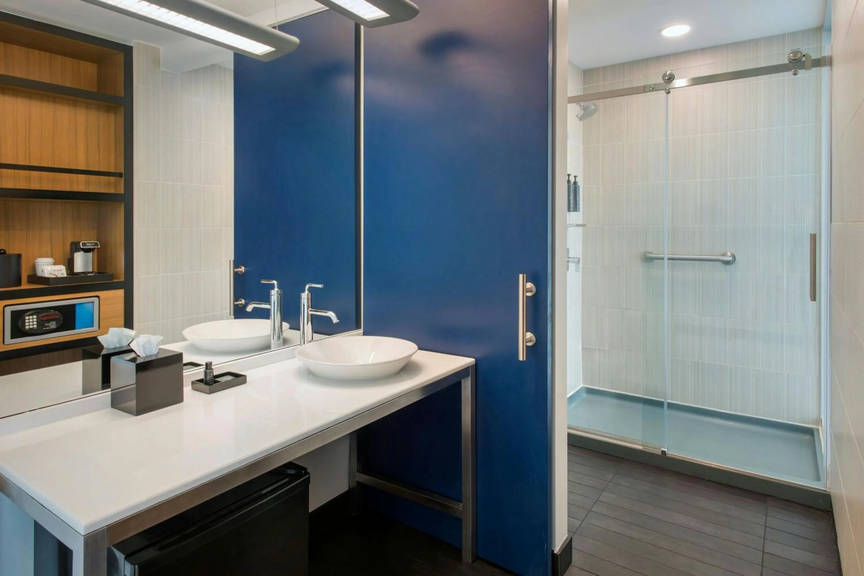 Bathroom in Aloft Mount Laurel