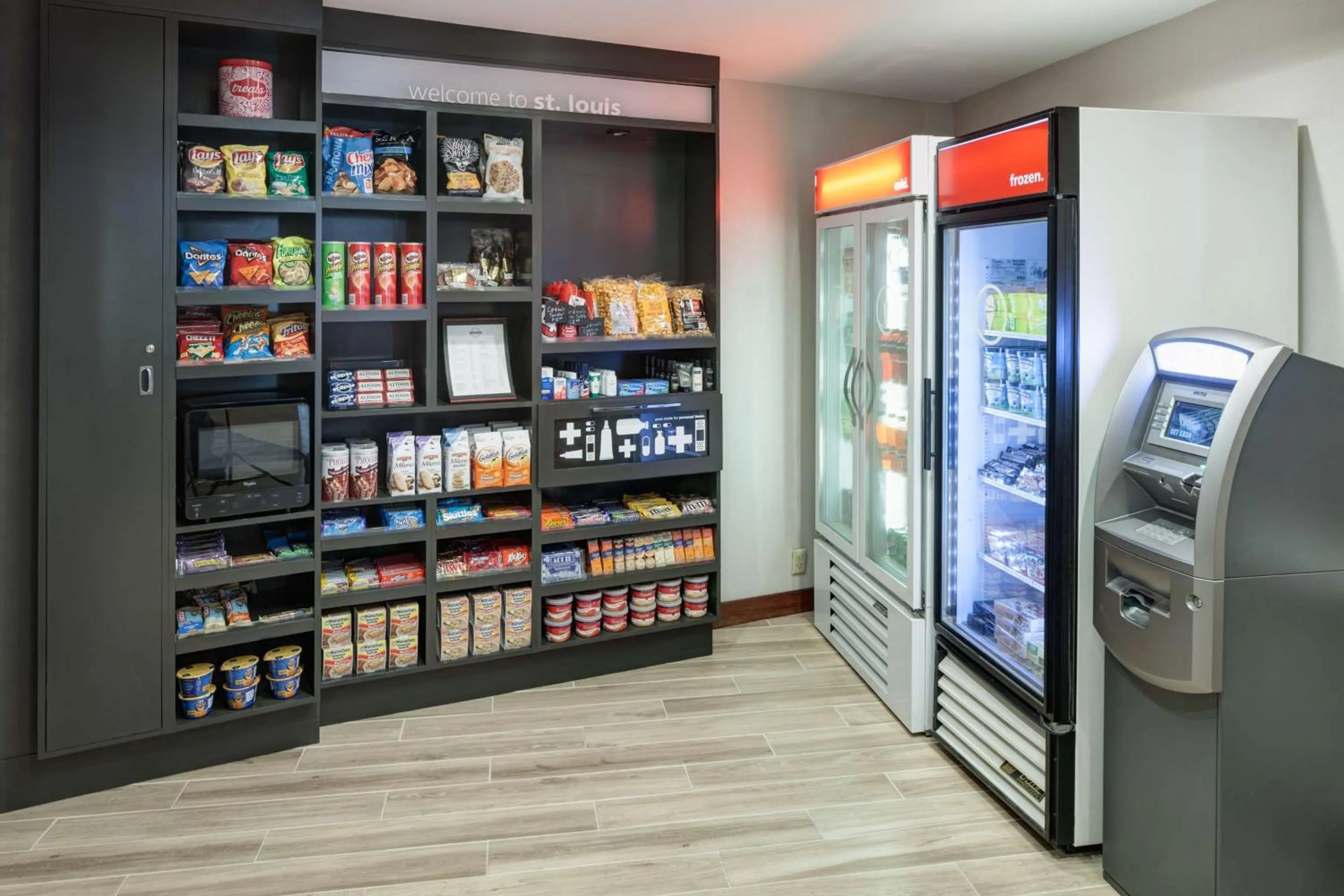 Restaurant/places to eat in Hampton Inn St Louis- at the Arch