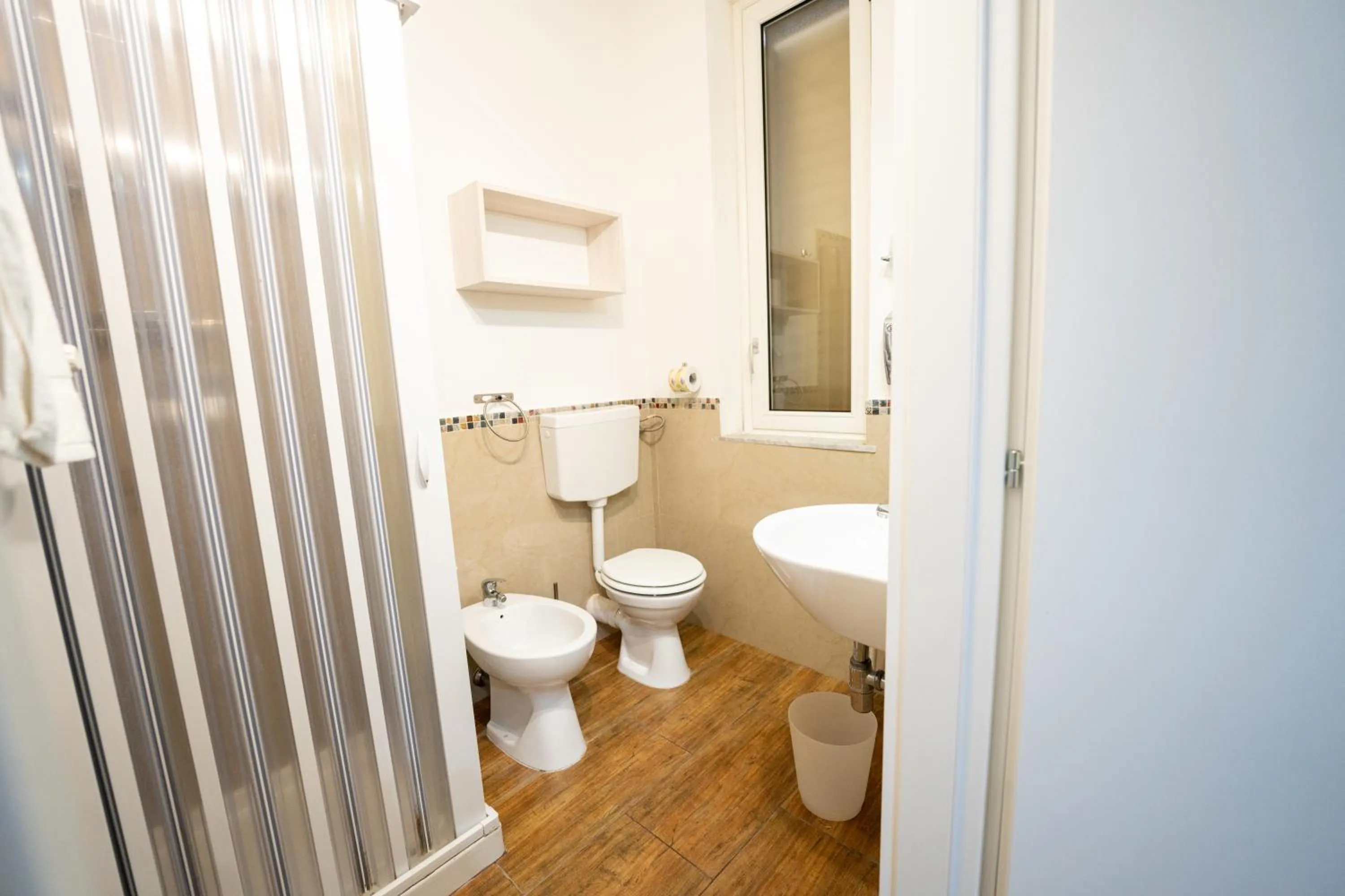 Shower in B&B Villa Achibea