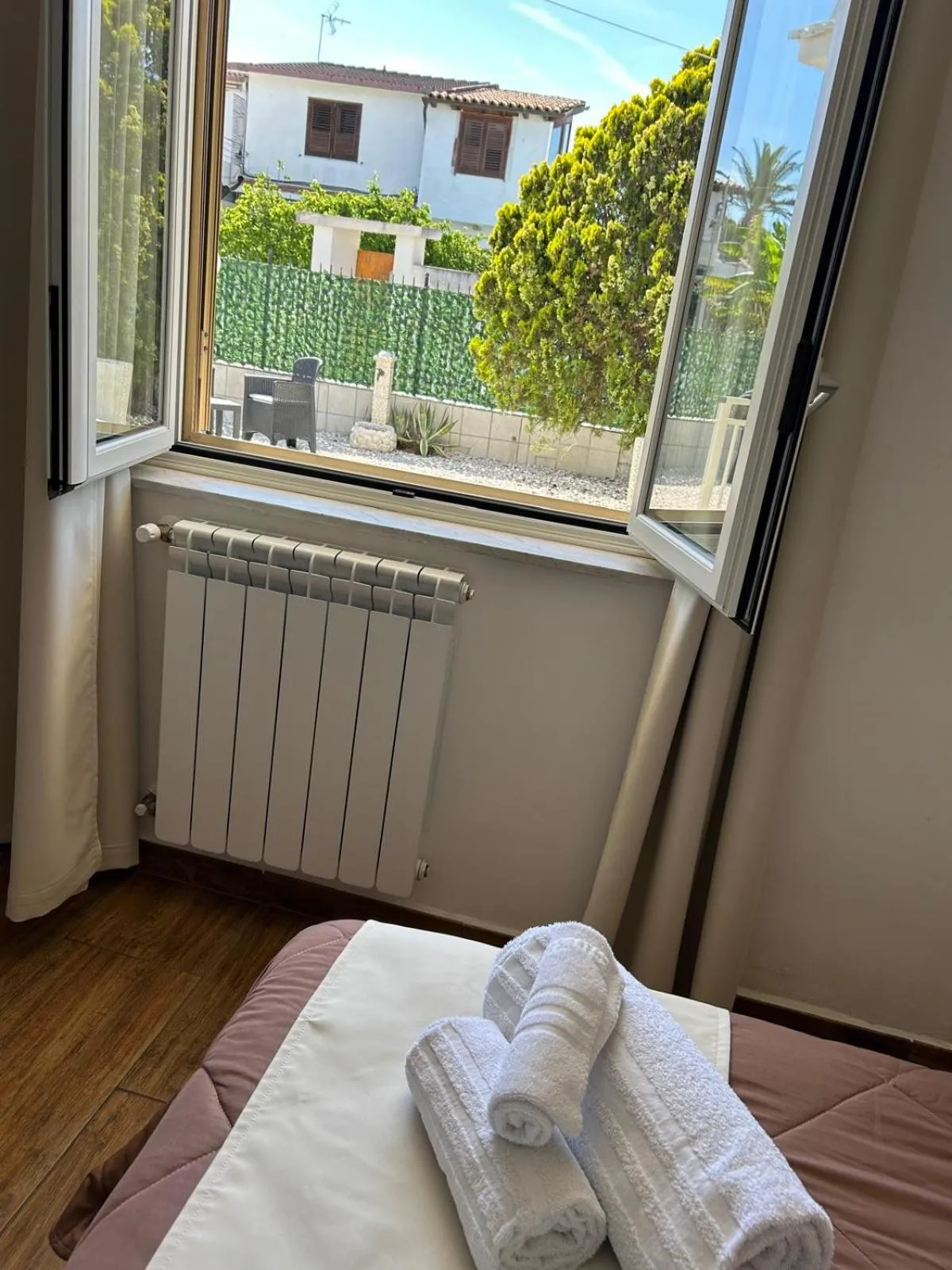 Day, Bed in B&B Villa Achibea