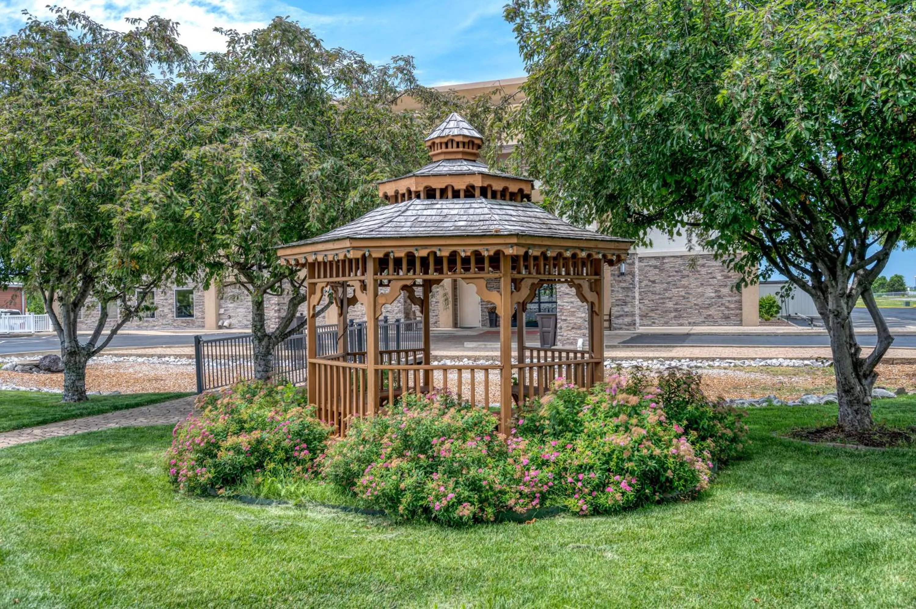 Garden in Hampton Inn St. Louis/Collinsville