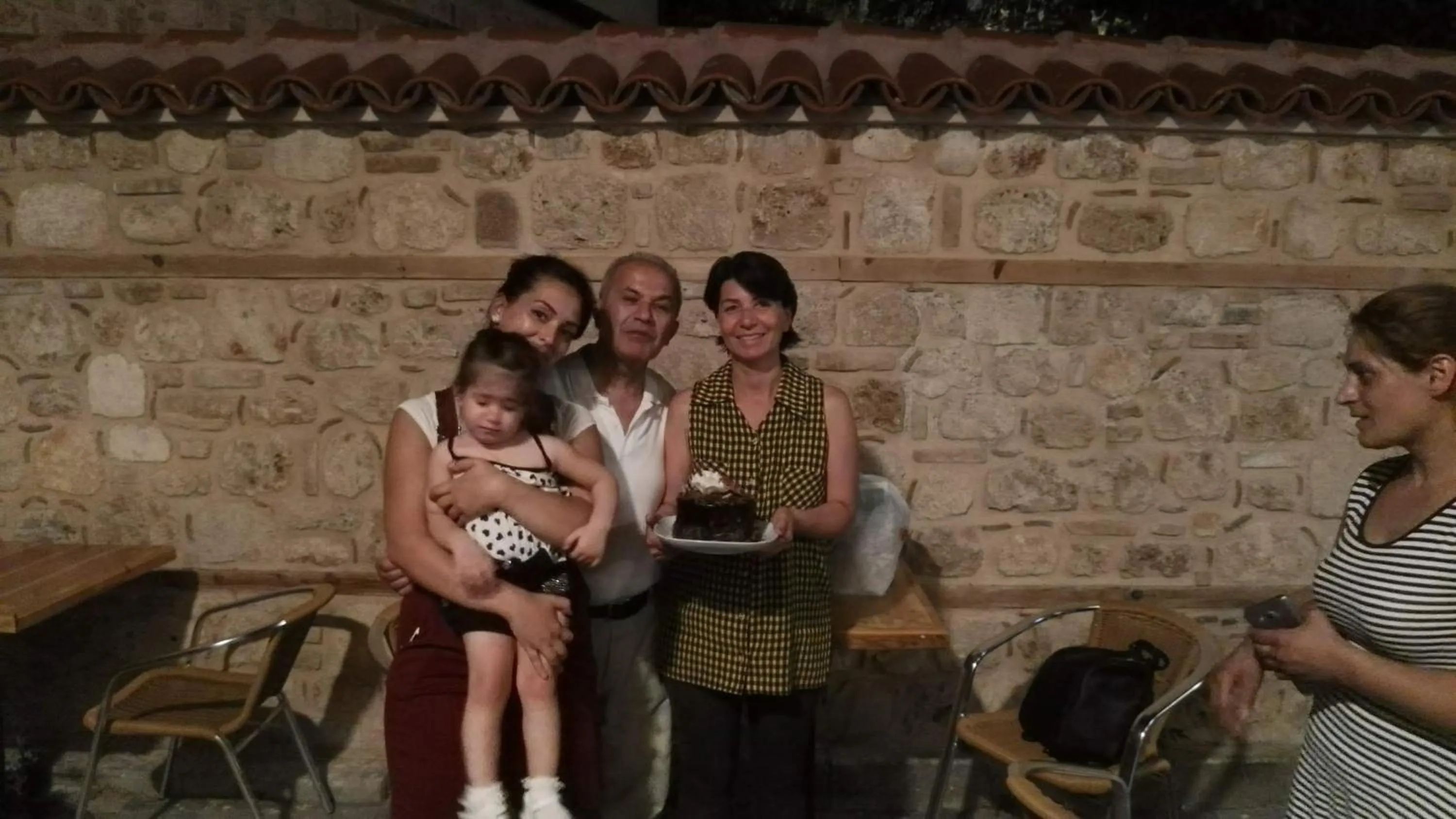 Family in Otel Wood House