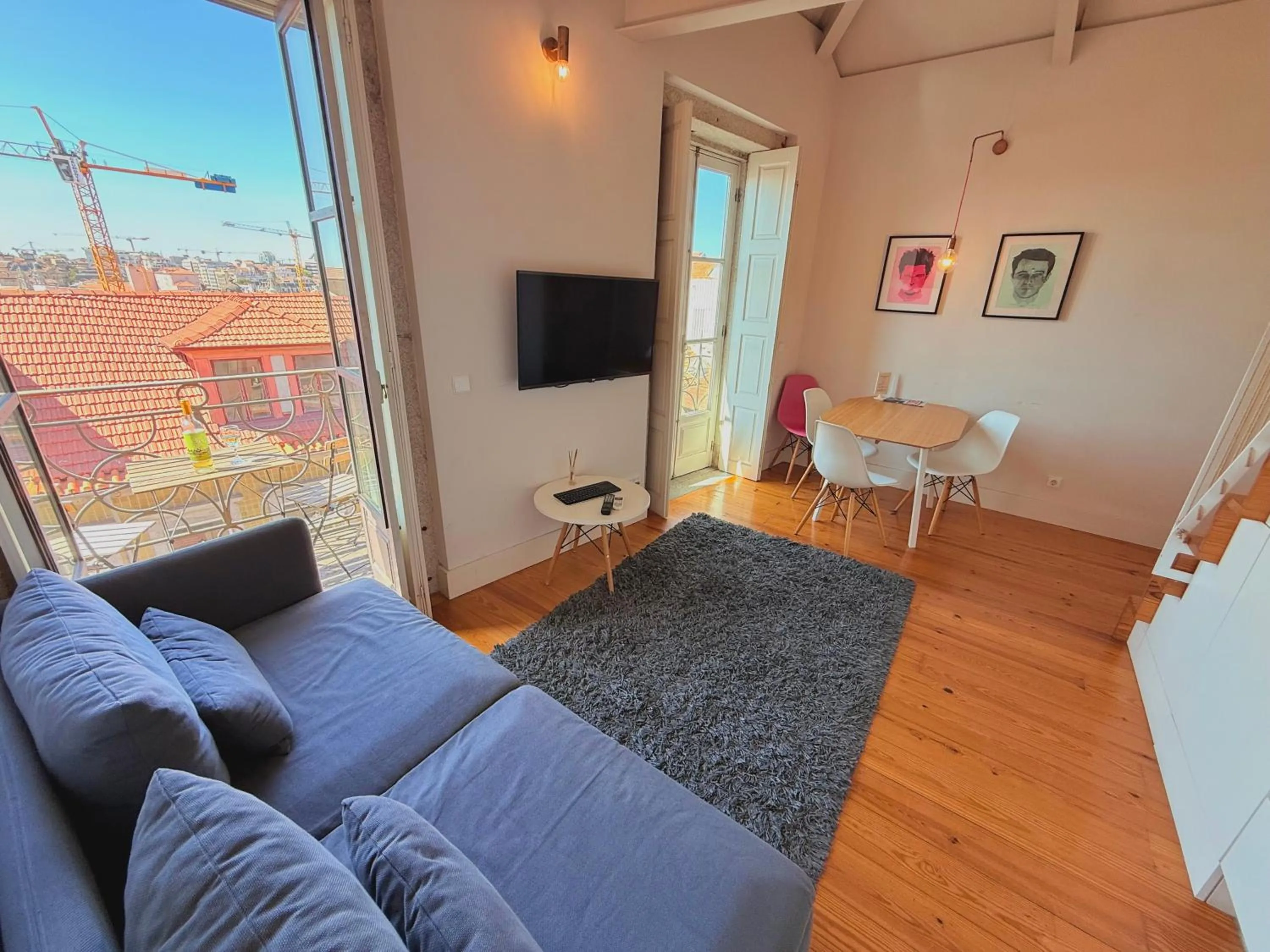 TV and multimedia in Porto Cinema Apartments