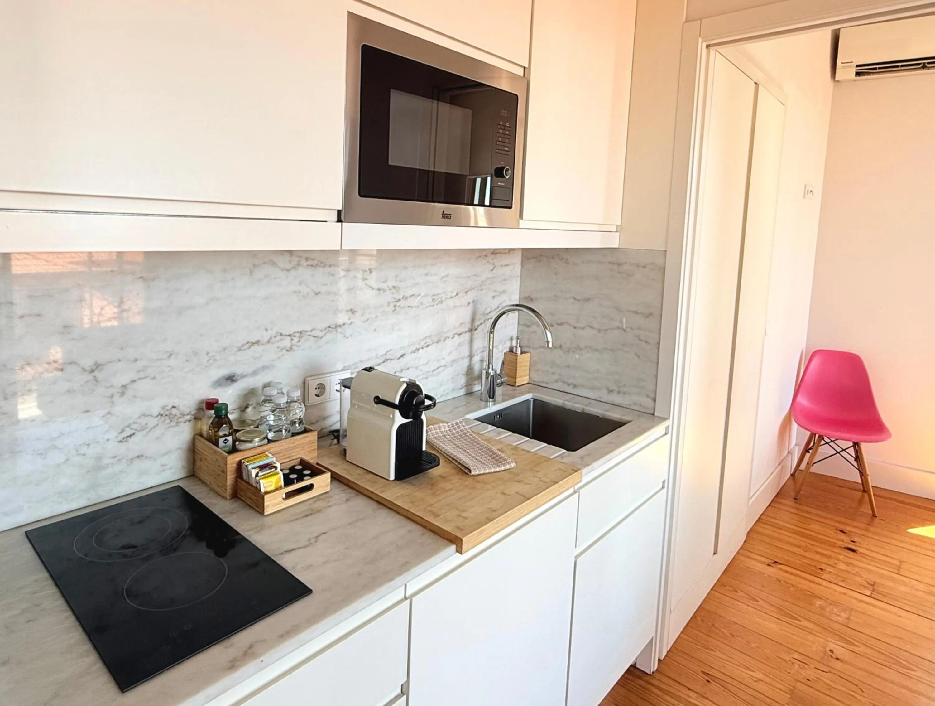 Coffee/tea facilities in Porto Cinema Apartments