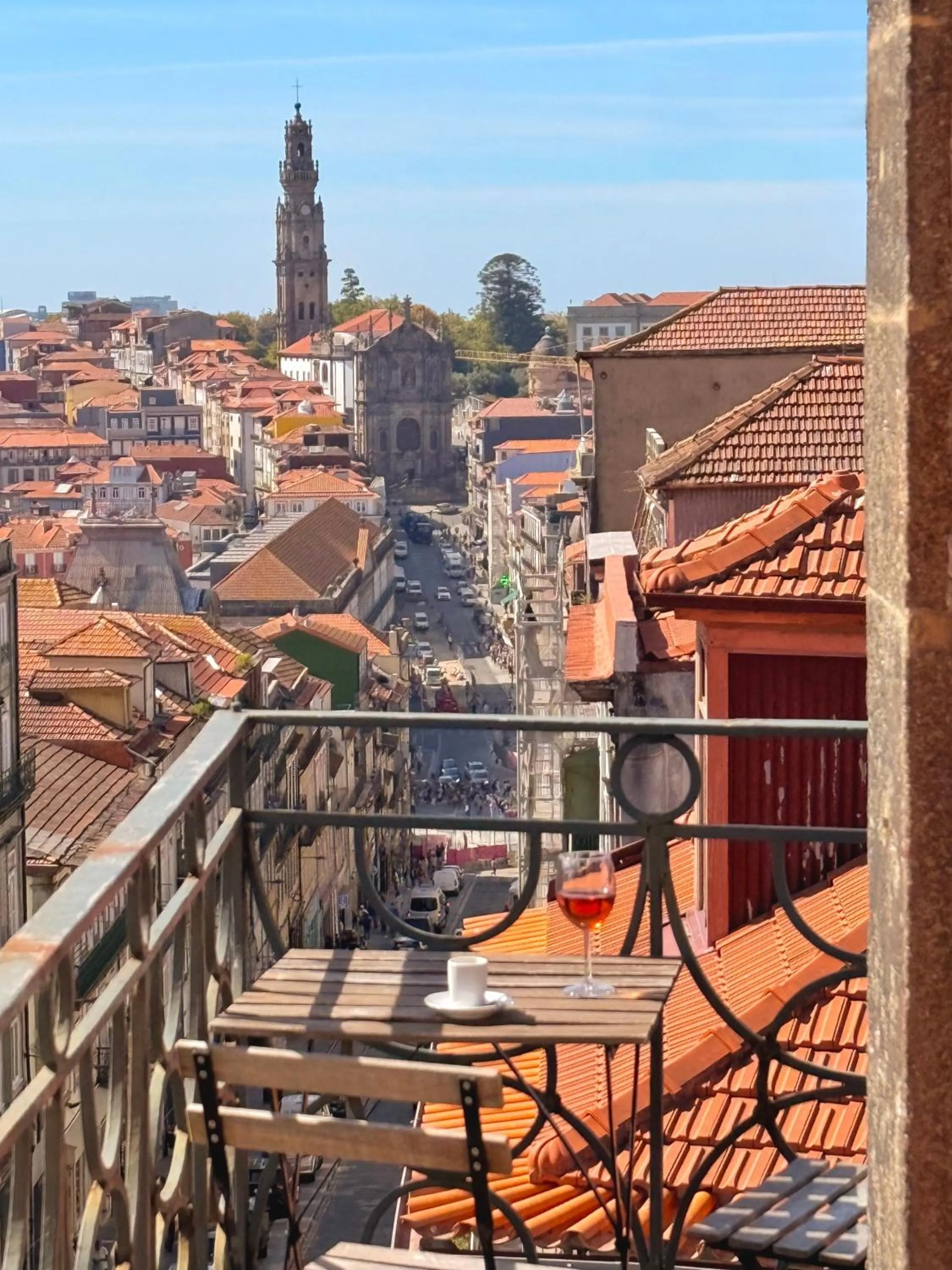 Day in Porto Cinema Apartments