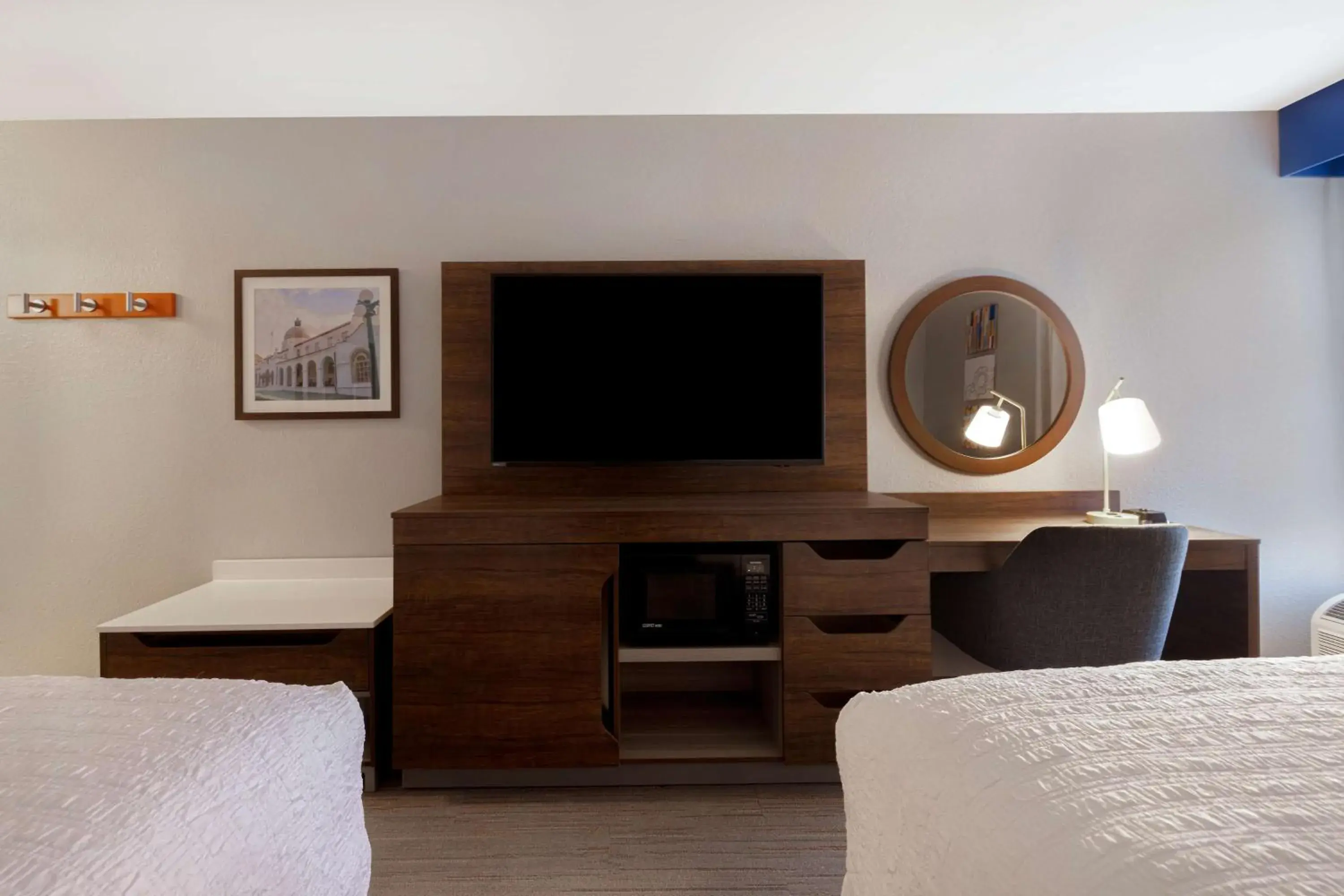 Room with Two Queen Beds - Non-Smoking in Hampton Inn by Hilton in Hot Springs, Arkansas Room with Two Queen Beds - Non-Smoking in Hampton Inn by Hilton in Hot Springs, Arkansas