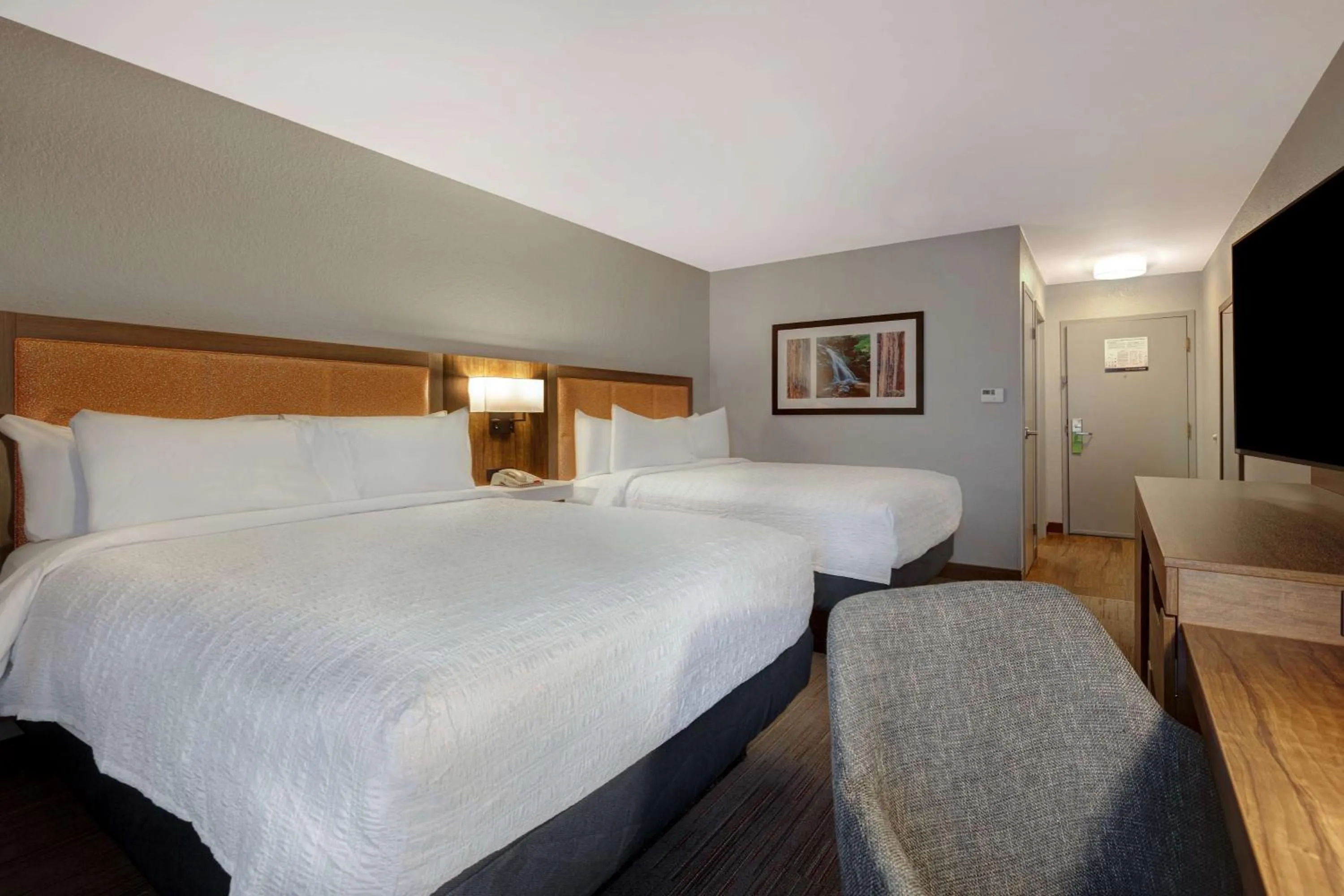 Bed in Hampton Inn by Hilton in Hot Springs, Arkansas