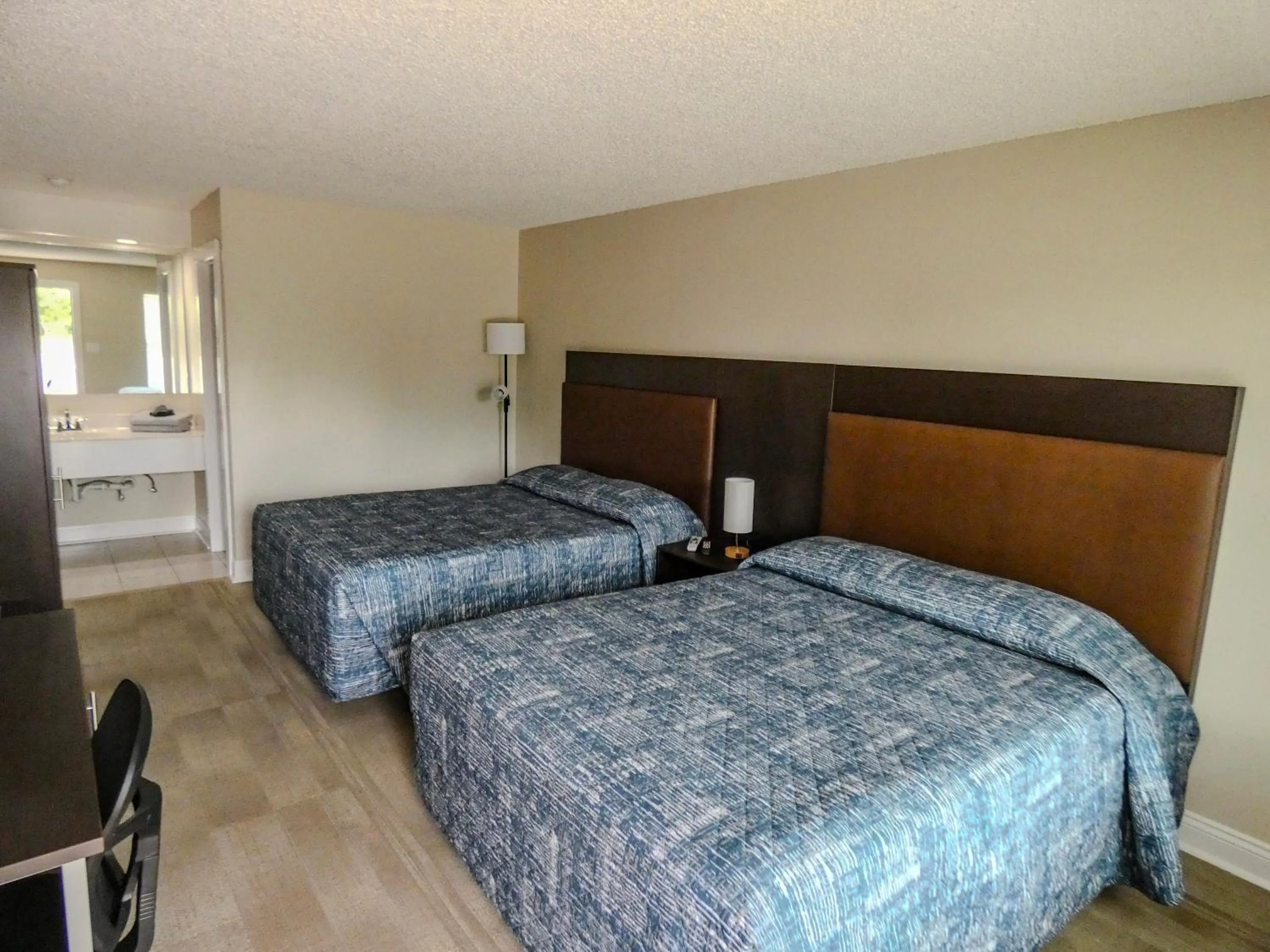 Bedroom, Bed in Gators Inn on the Bayou