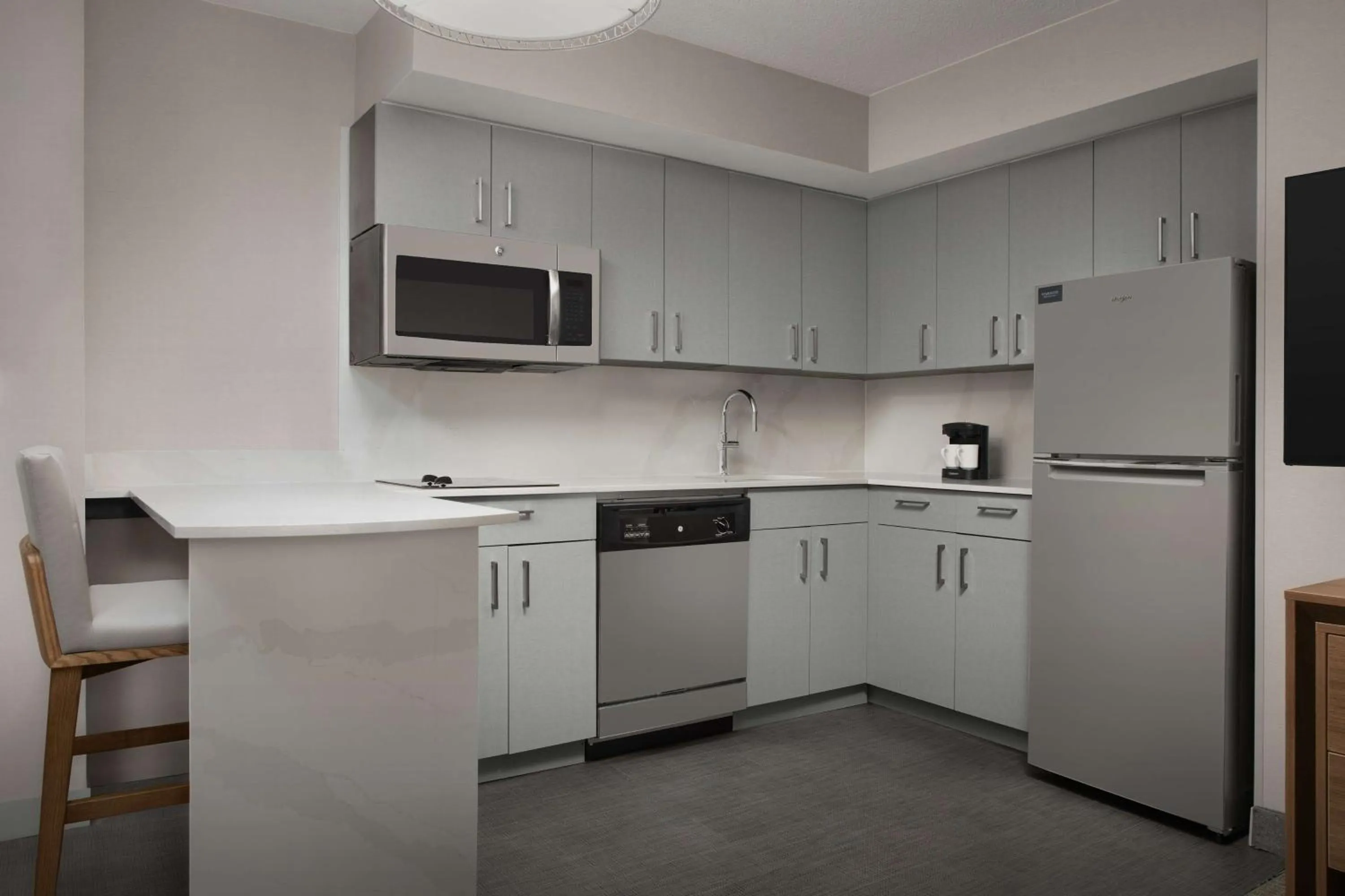 Kitchen or kitchenette in Homewood Suites by Hilton Alexandria