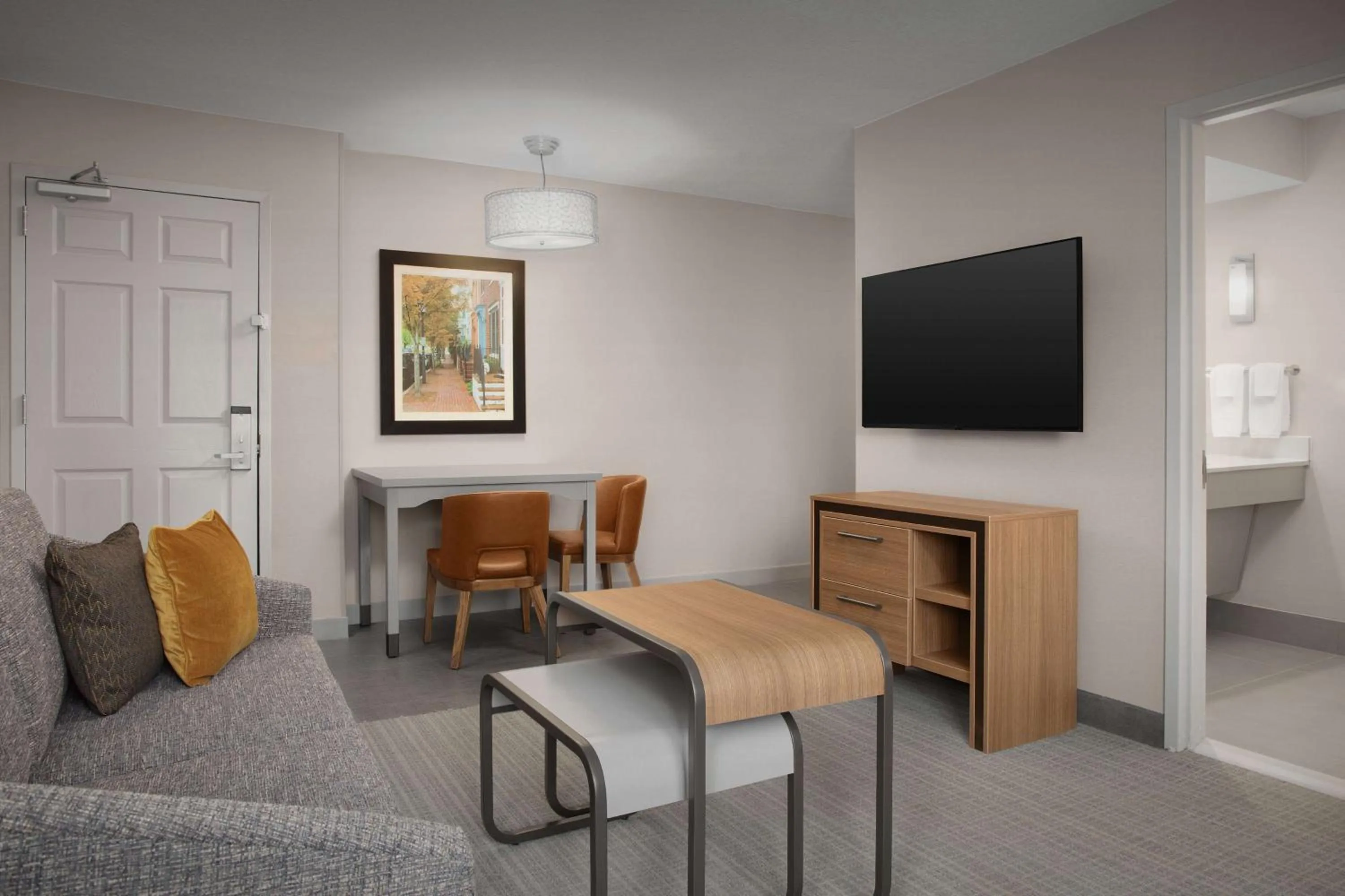 TV and multimedia in Homewood Suites by Hilton Alexandria