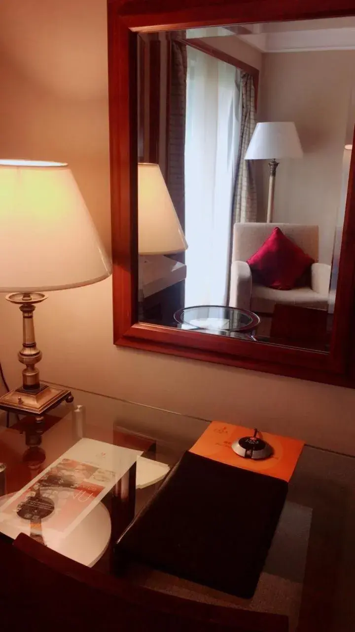 Standard King Room in Jianguo Hotel Standard King Room in Jianguo Hotel