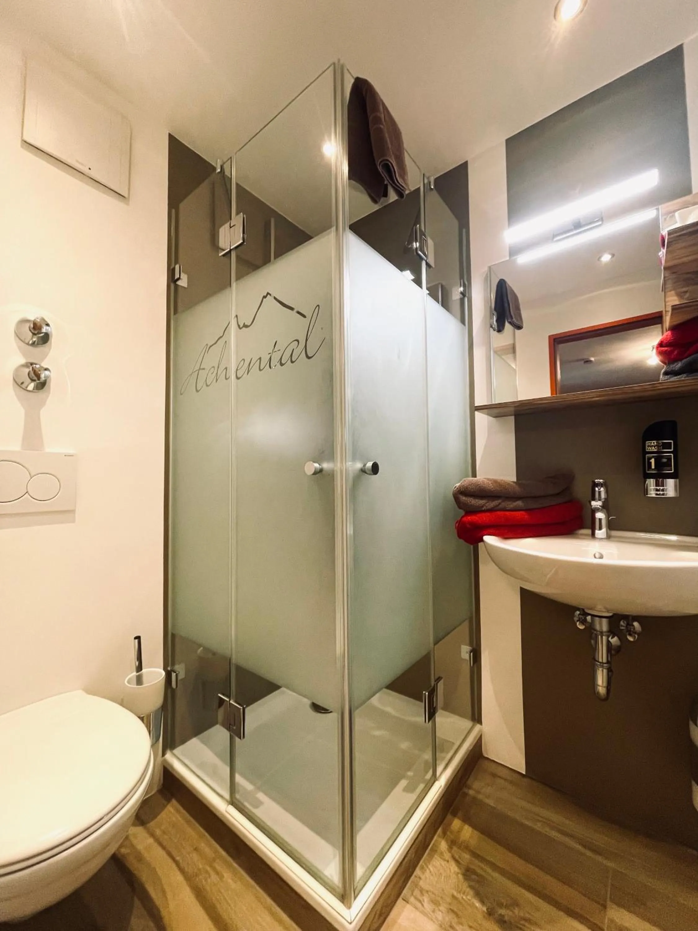 Shower in Gästehaus Achental