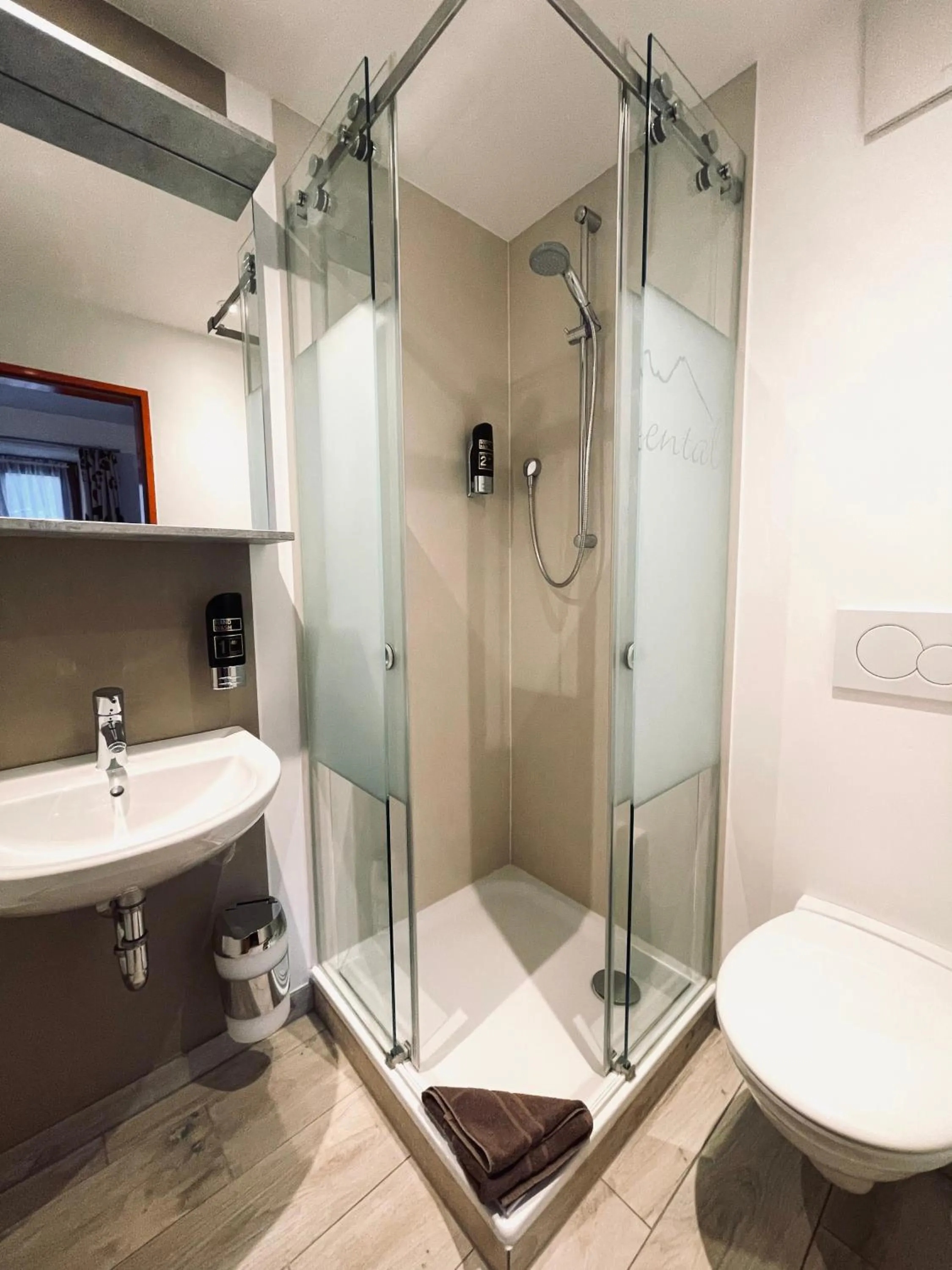 Shower in Gästehaus Achental