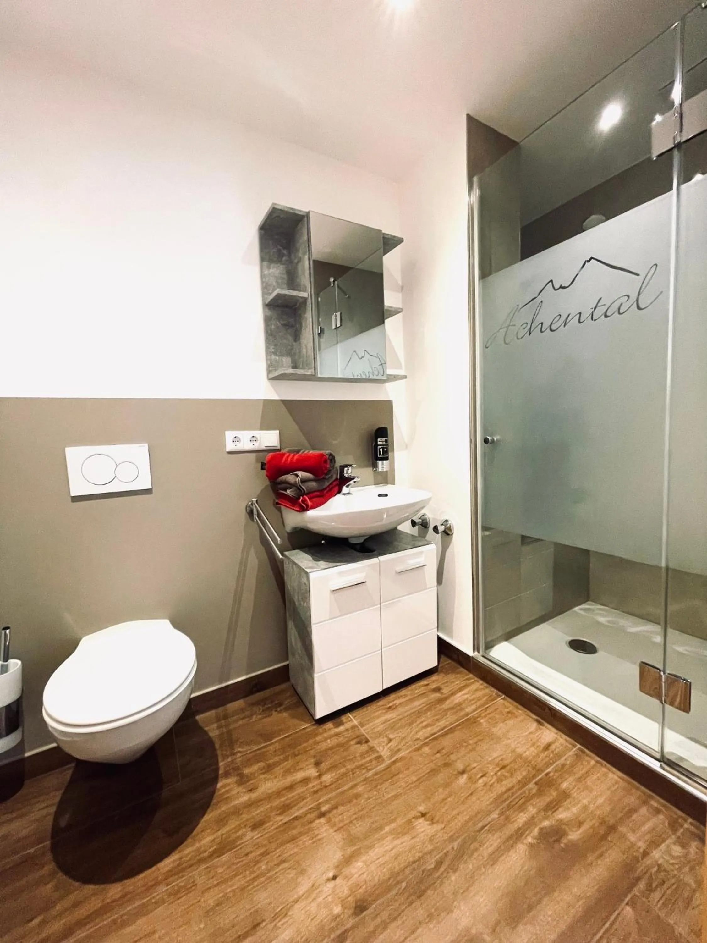 Shower in Gästehaus Achental