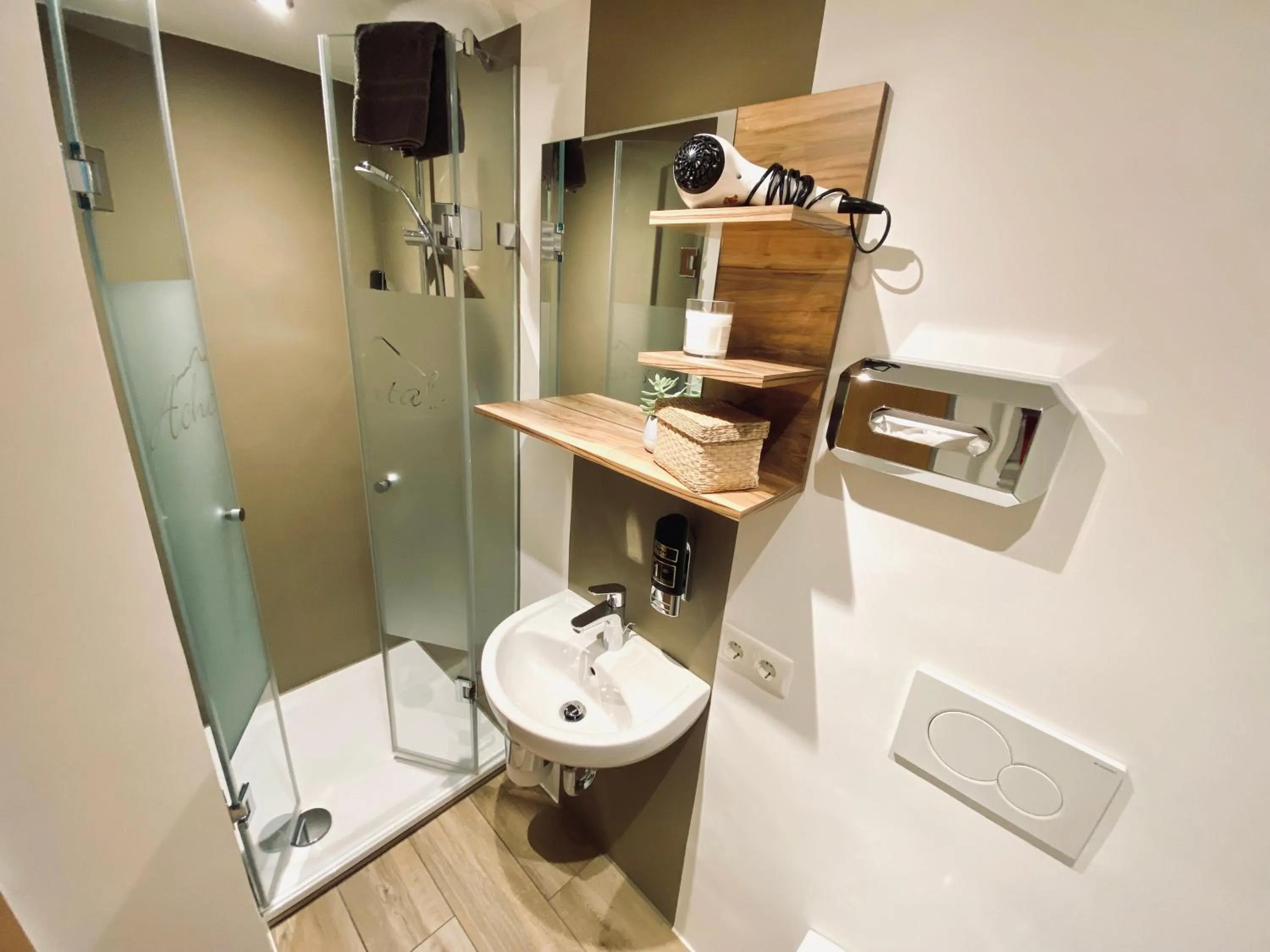 Bathroom in Gästehaus Achental