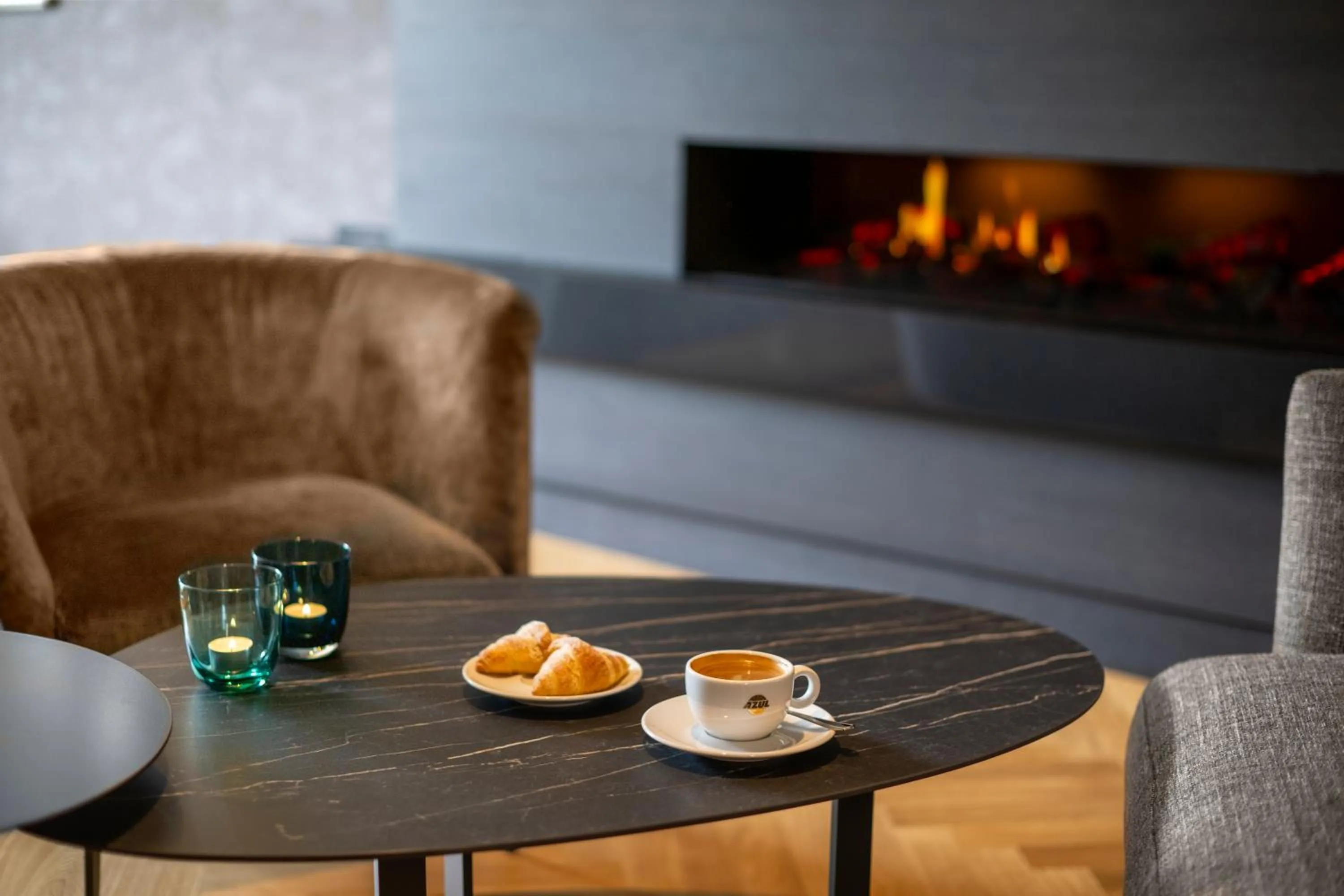 Communal lounge/ TV room in Romantik Hotel Landschloss Fasanerie