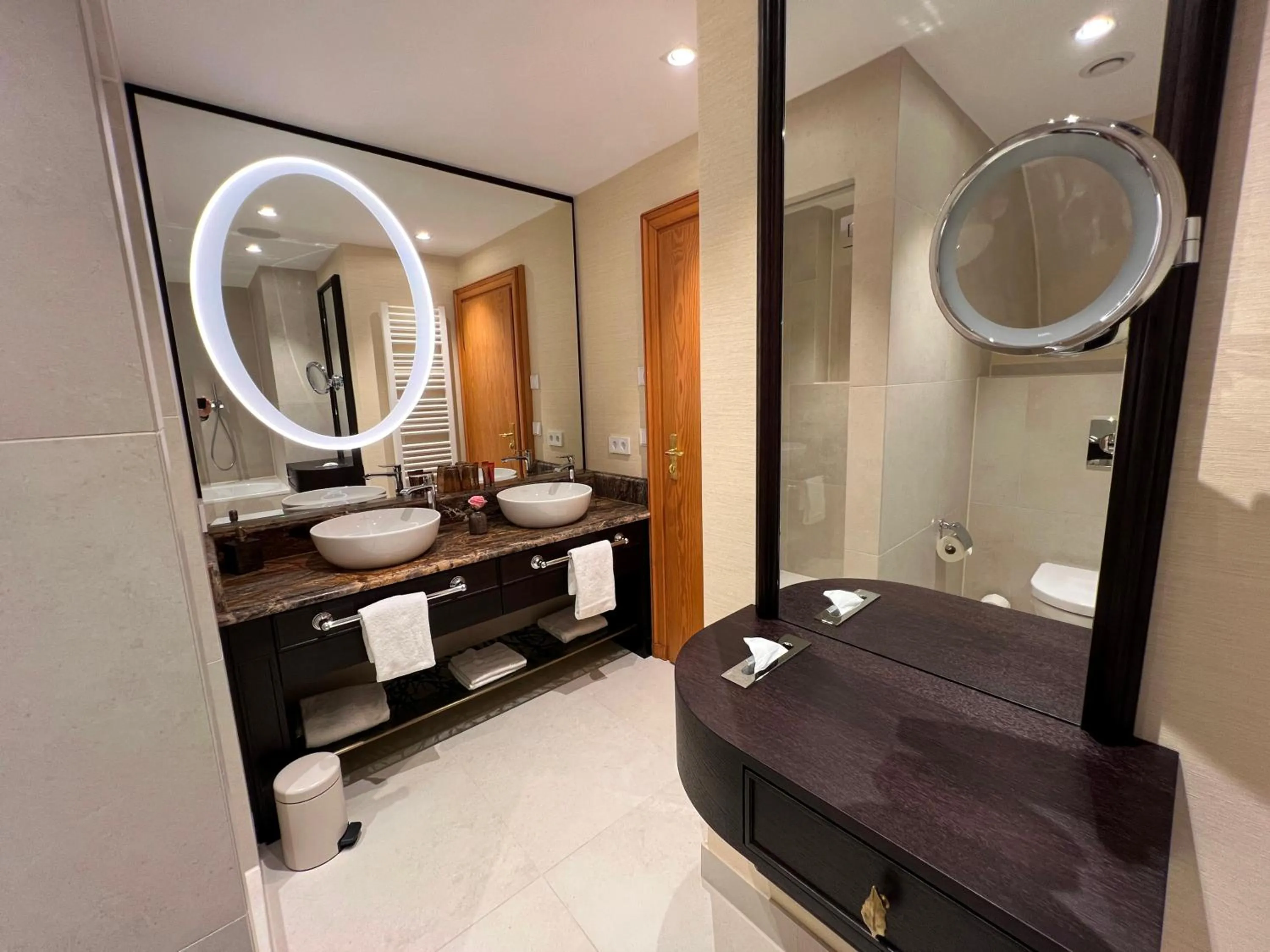 Bathroom in Hotel Landhaus Wachtelhof