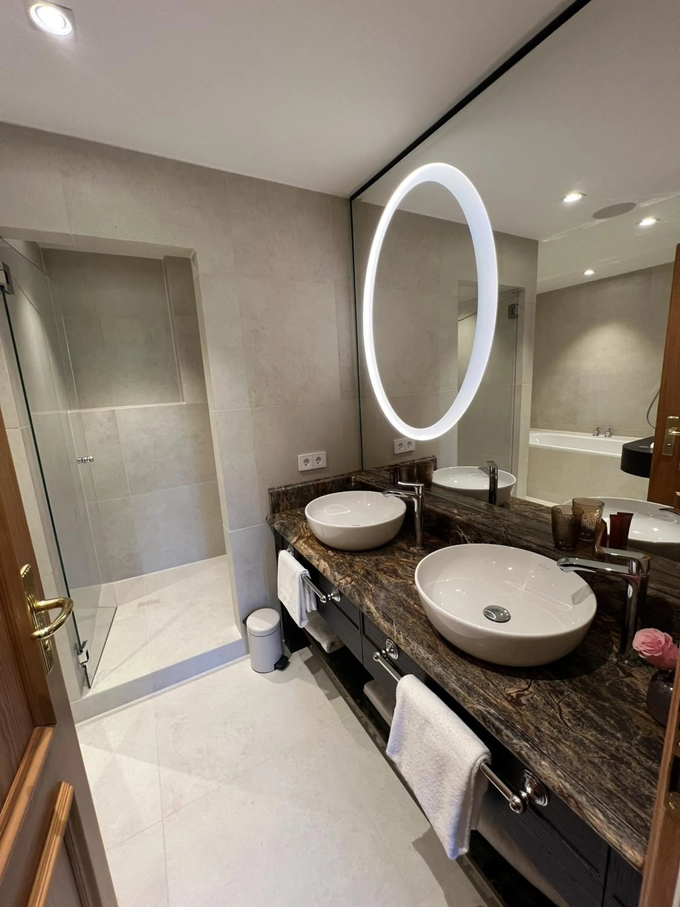 Bathroom in Hotel Landhaus Wachtelhof