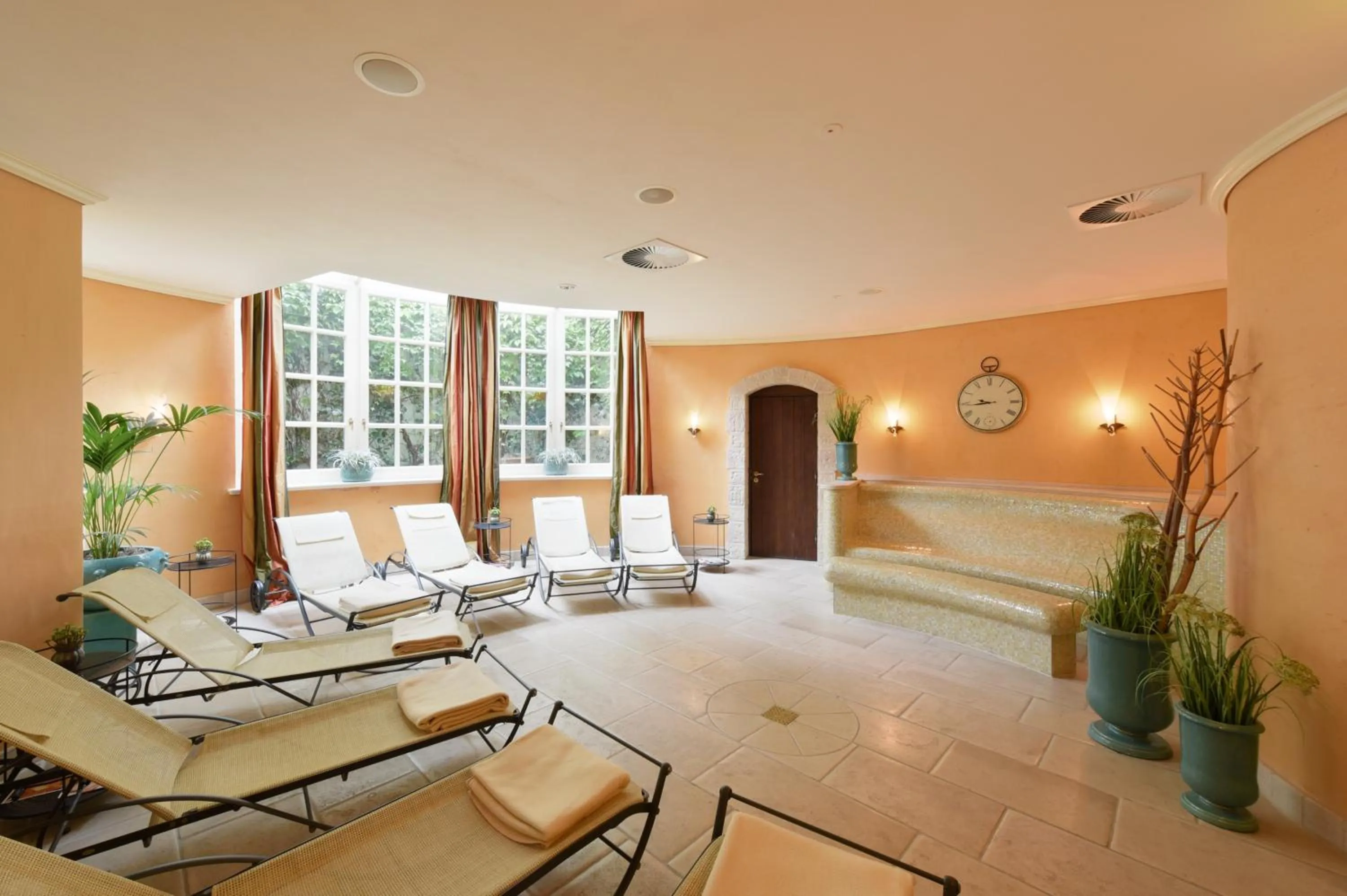 Spa and wellness centre/facilities in Hotel Landhaus Wachtelhof
