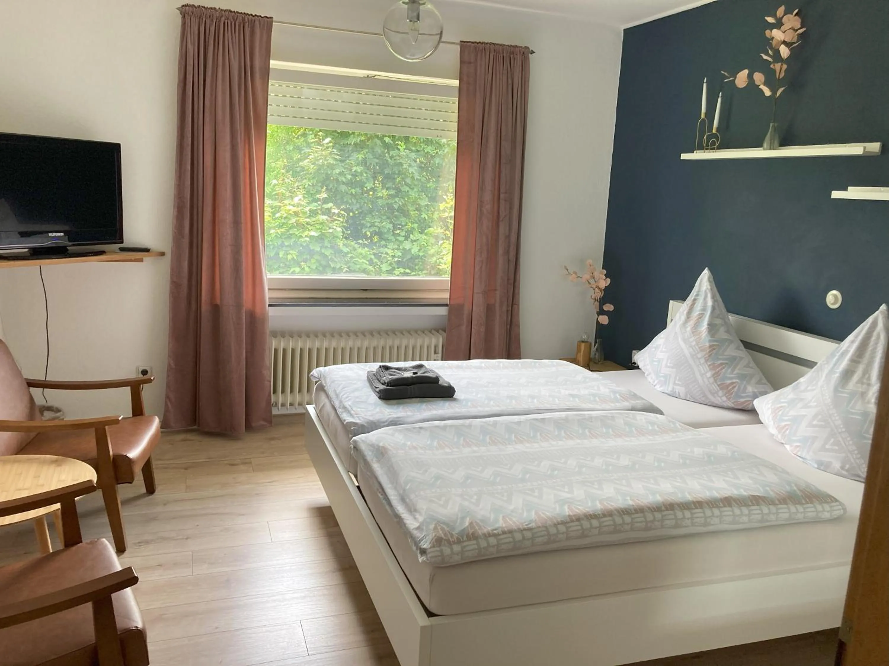 Photo of the whole room, Bed in Bed & Breakfast Weisser Stein