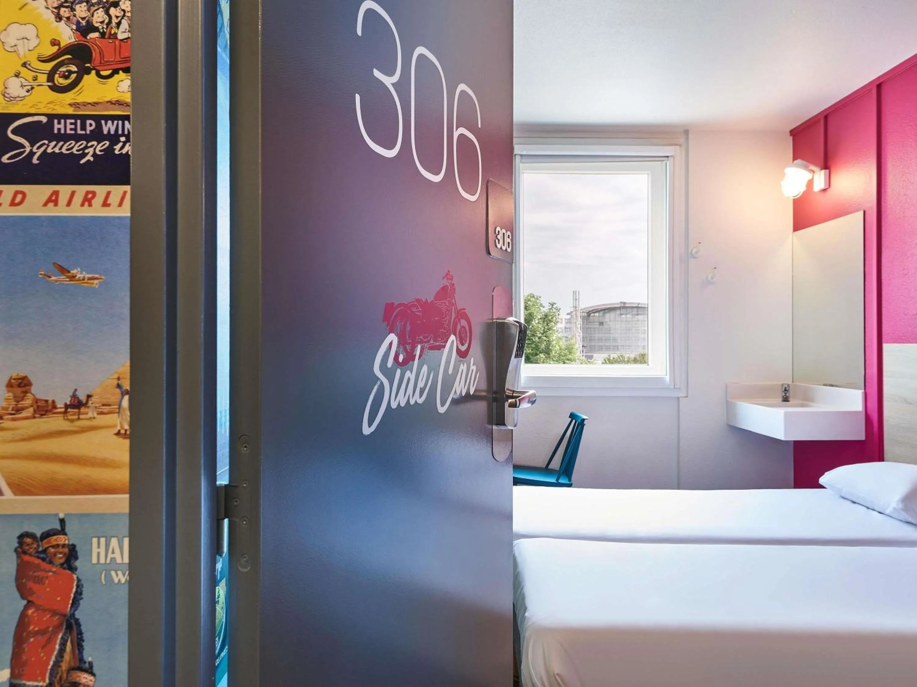 Bedroom, Bed in hotelF1 Roissy CDG Pn2