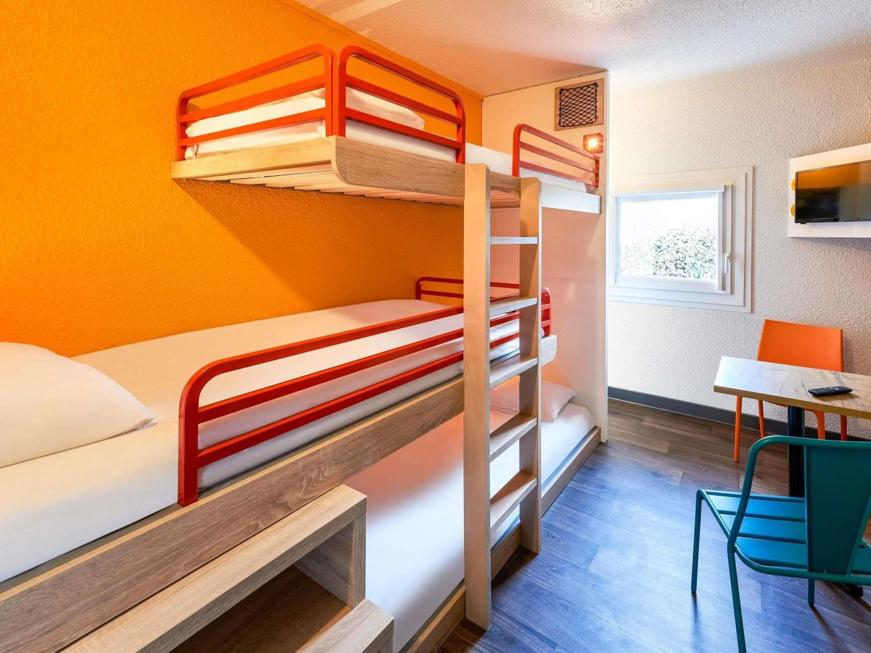Bedroom, Bed in hotelF1 Roissy CDG Pn2