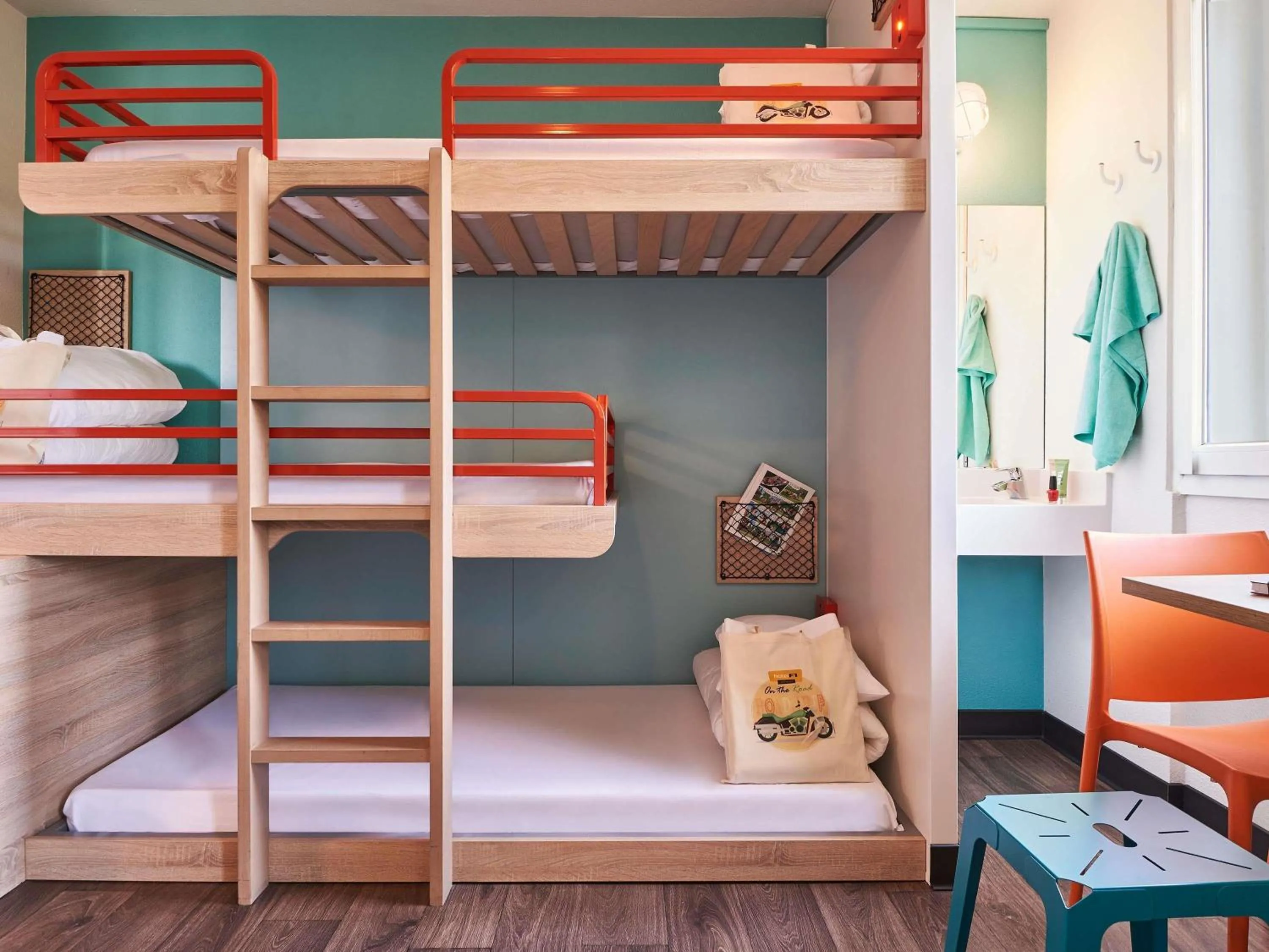 Bedroom, Bed in hotelF1 Roissy CDG Pn2