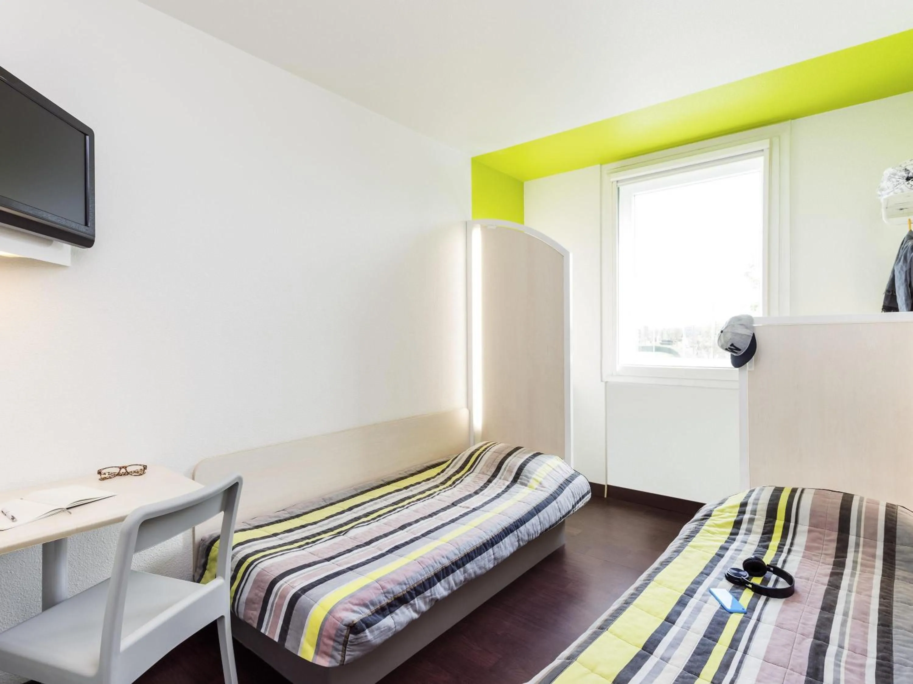 Bedroom, Bed in hotelF1 Roissy CDG Pn2