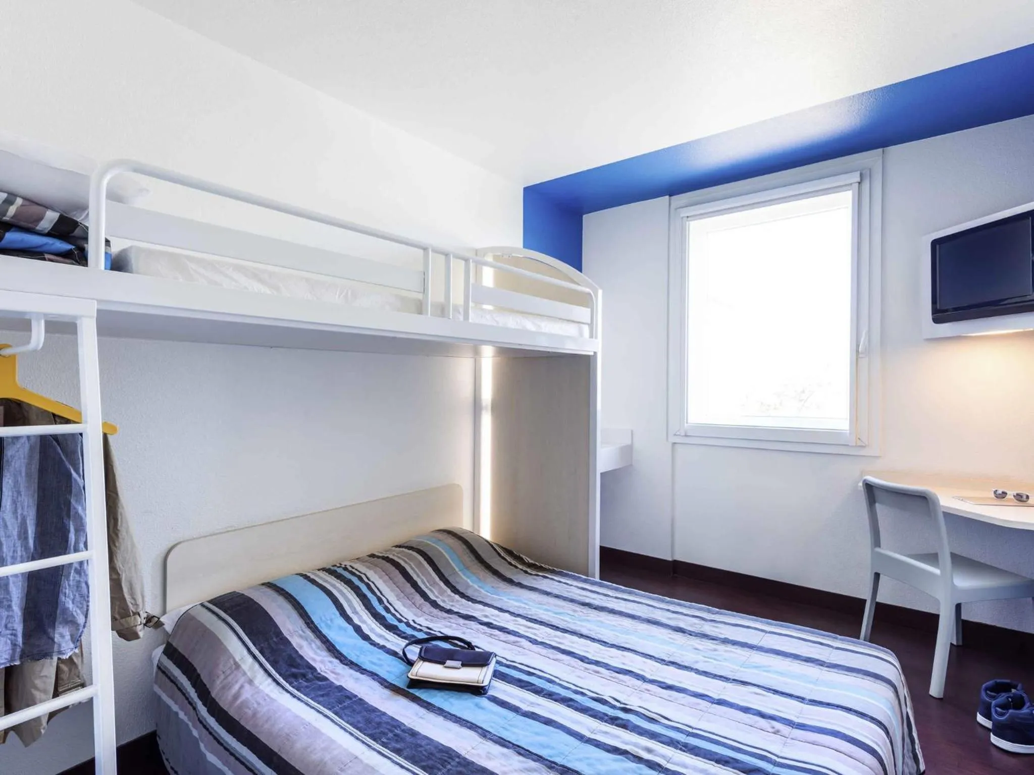 Bedroom, Bed in hotelF1 Roissy CDG Pn2