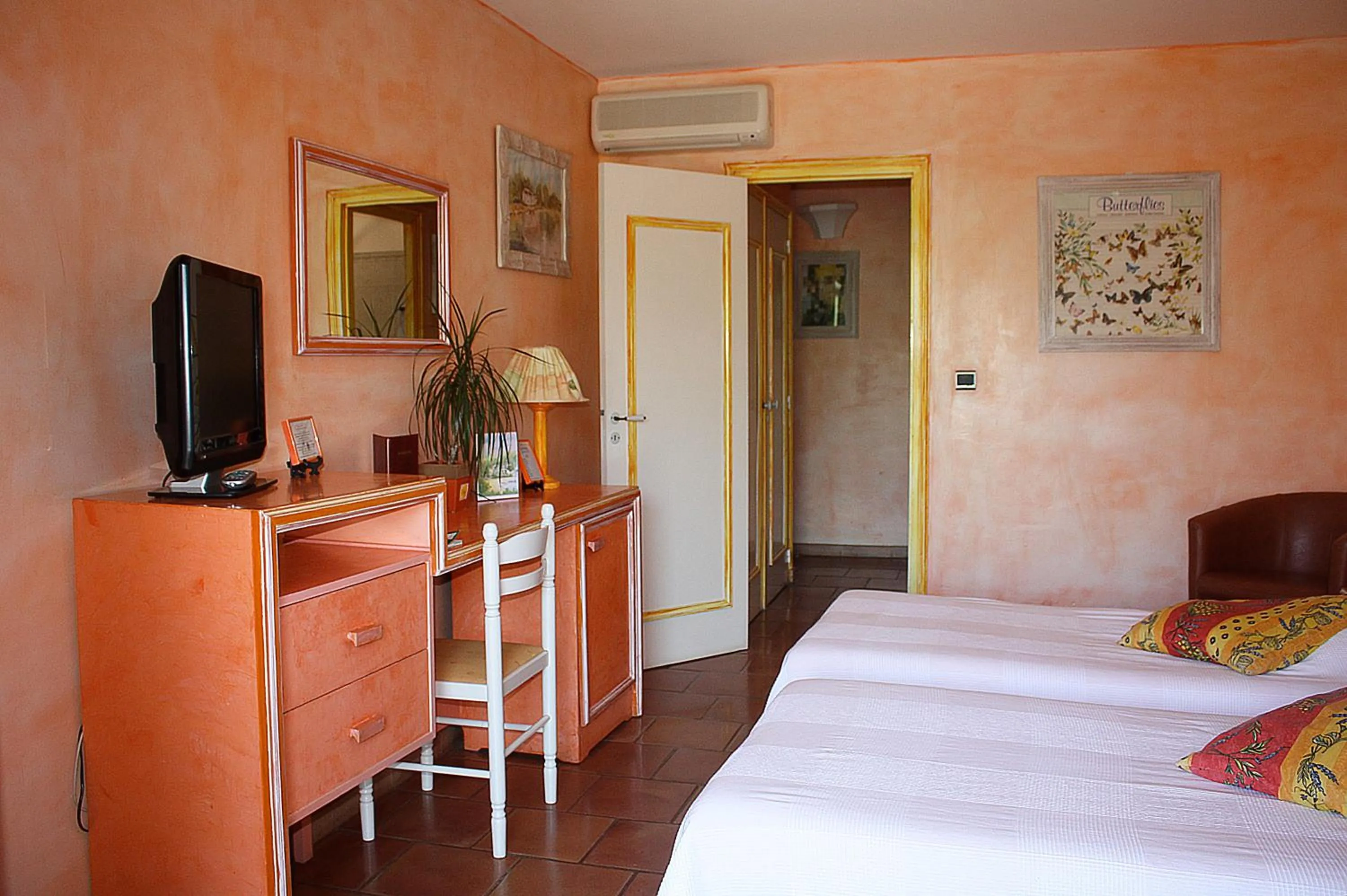 Bedroom in Athénopolis