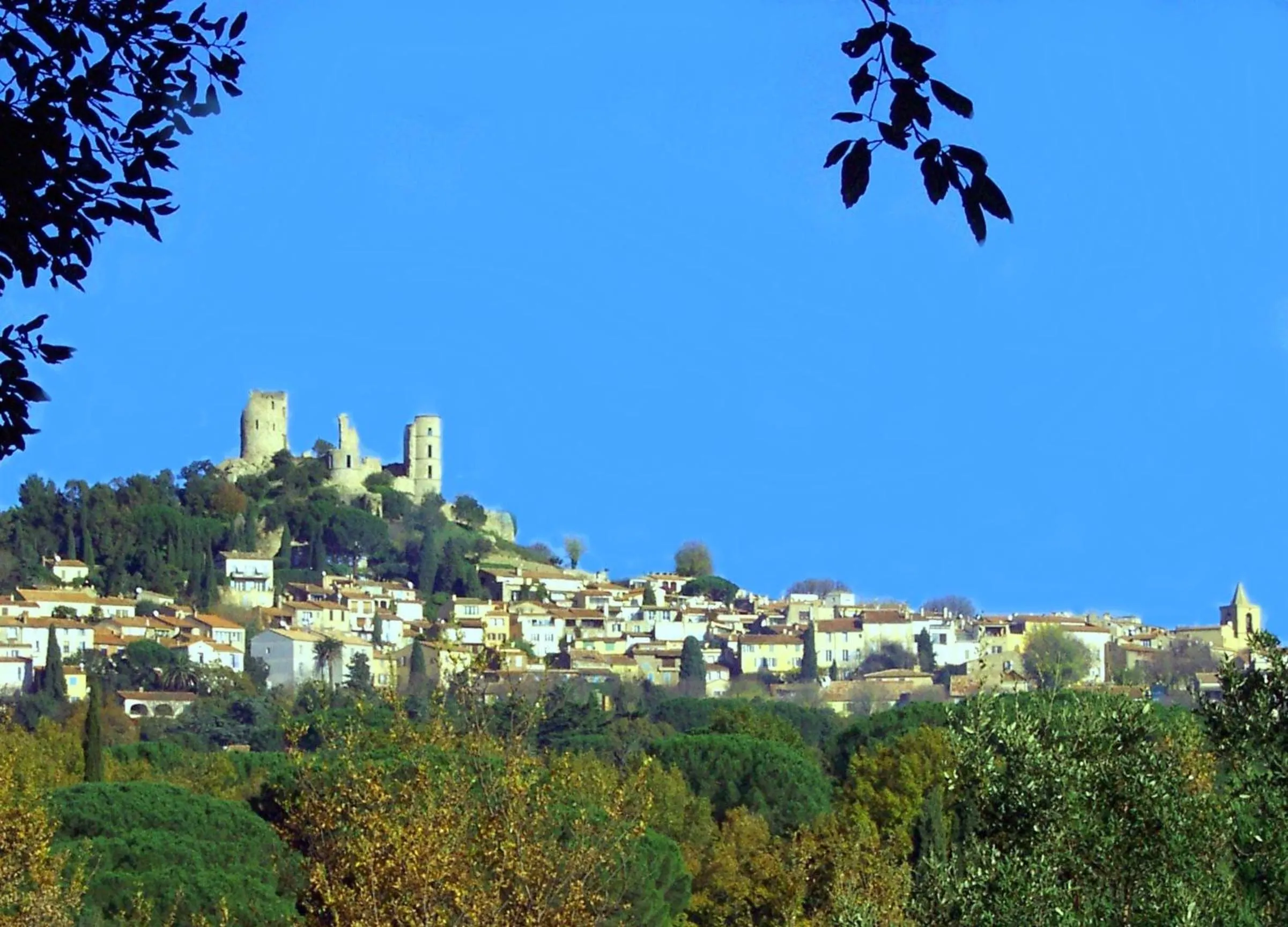 Nearby landmark in Athénopolis