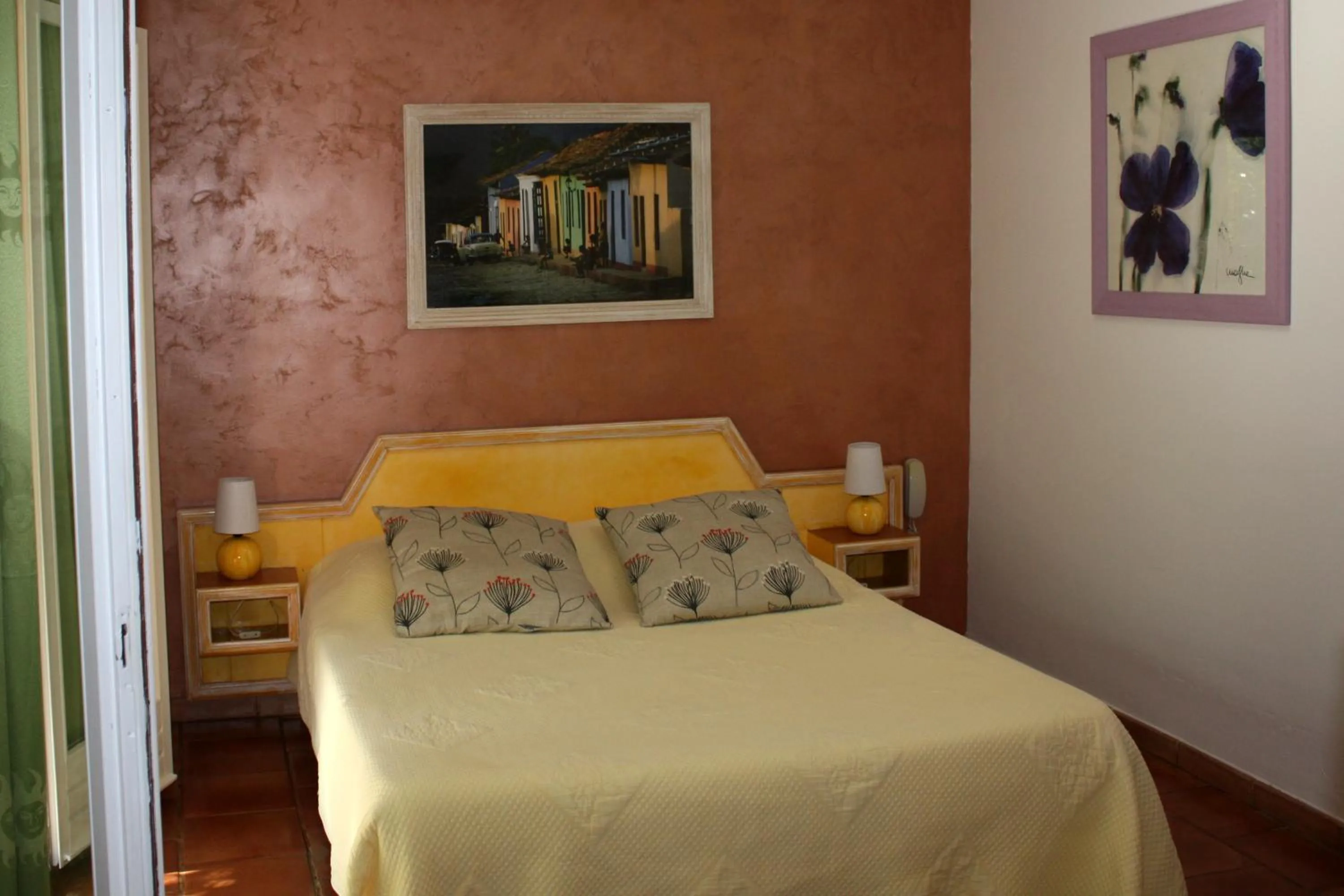 Bedroom in Athénopolis