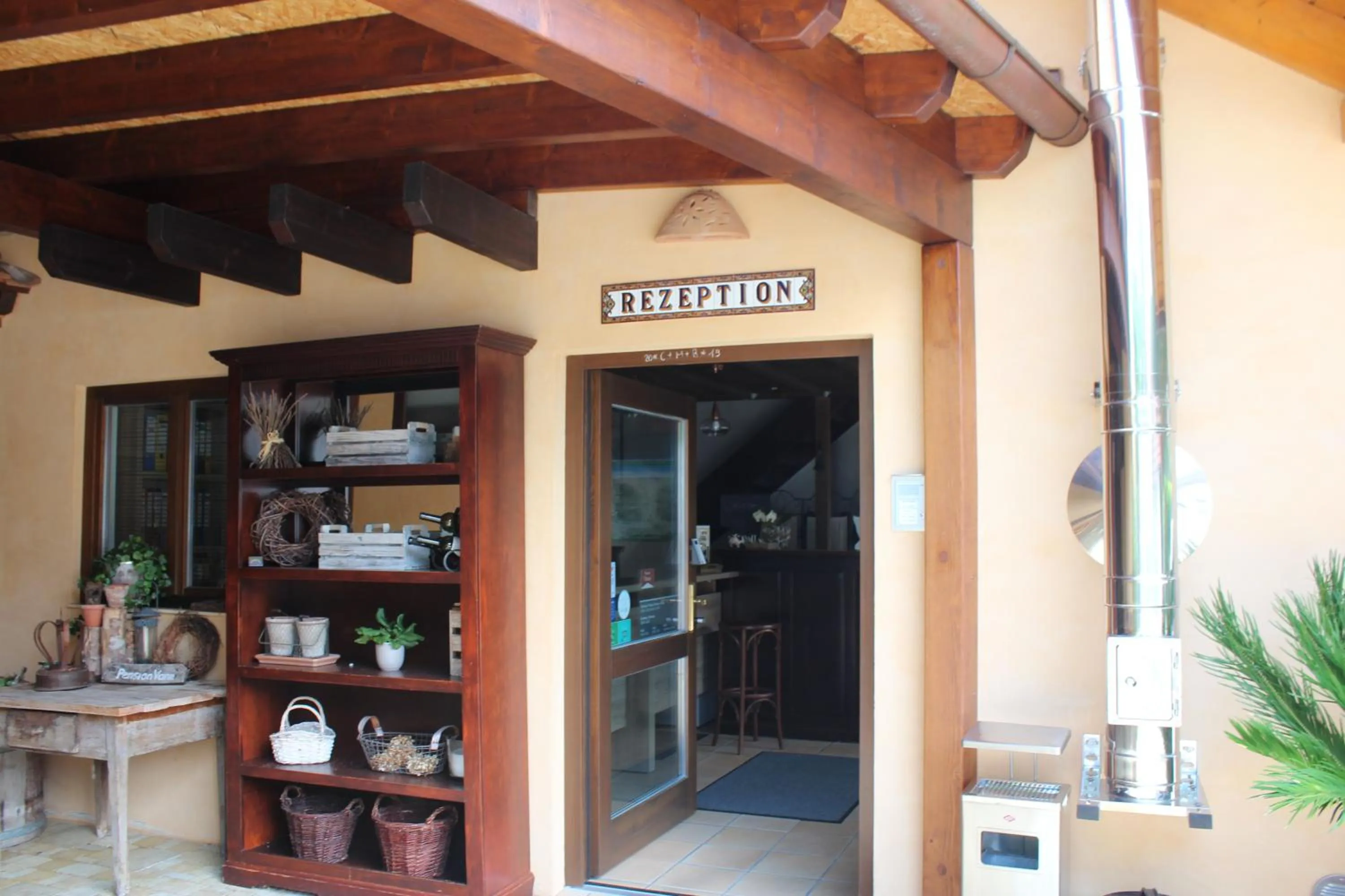 Facade/entrance in Pension Vanii, Apartments