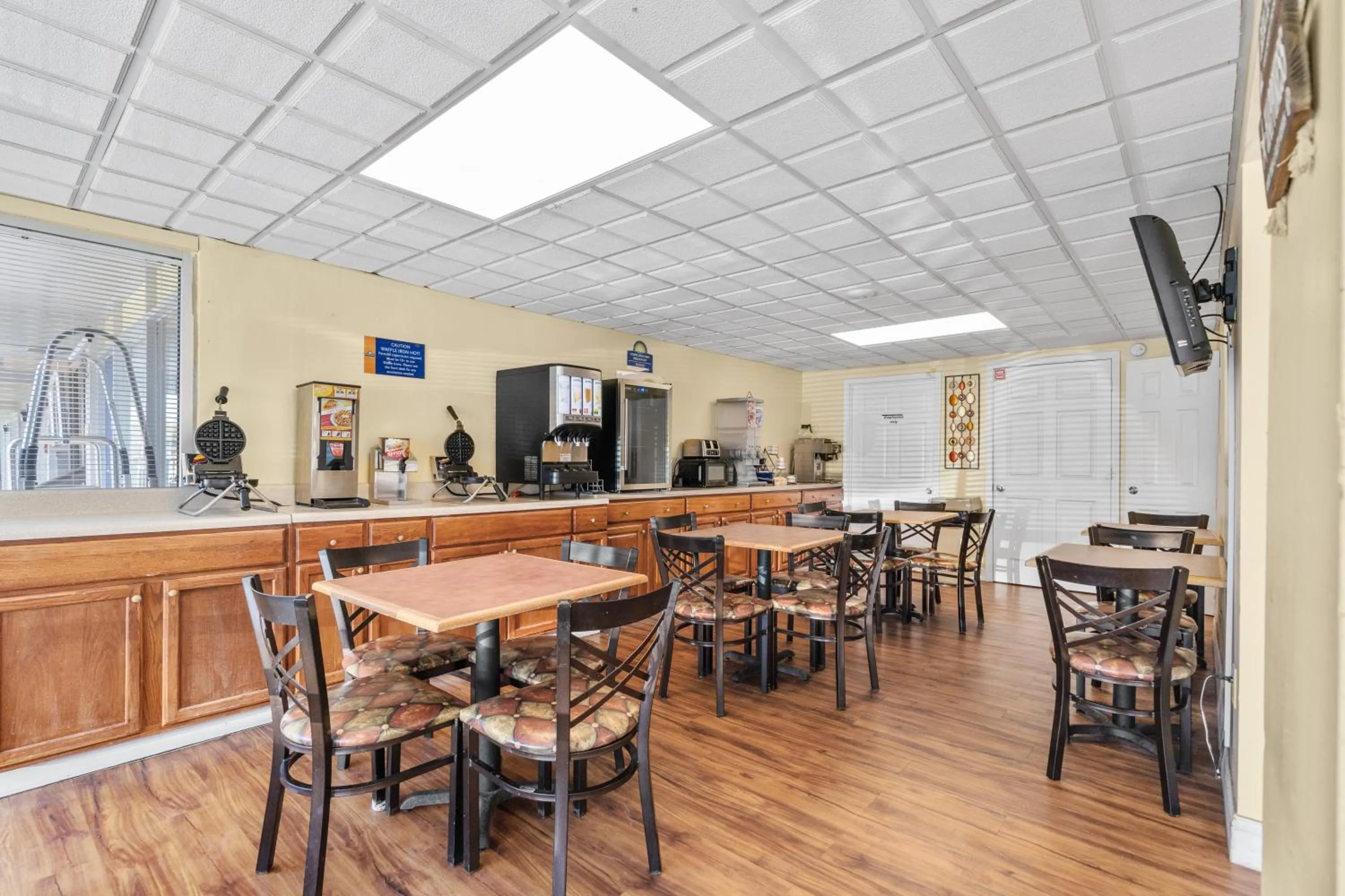 Restaurant/Places to Eat in Days Inn by Wyndham Myrtle Beach-Grand Strand