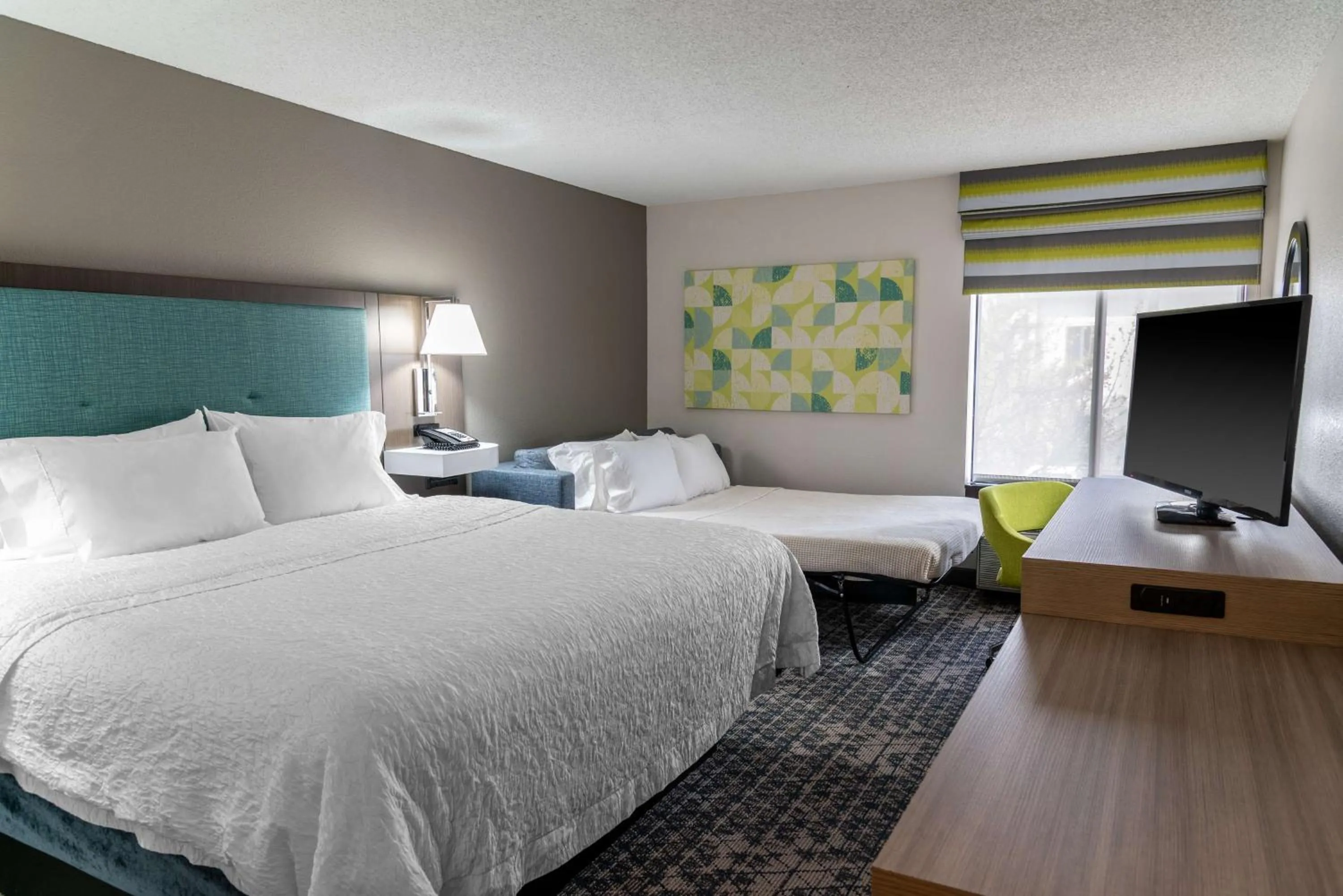 Bedroom, Bed in Hampton Inn Kansas City-Lee's Summit