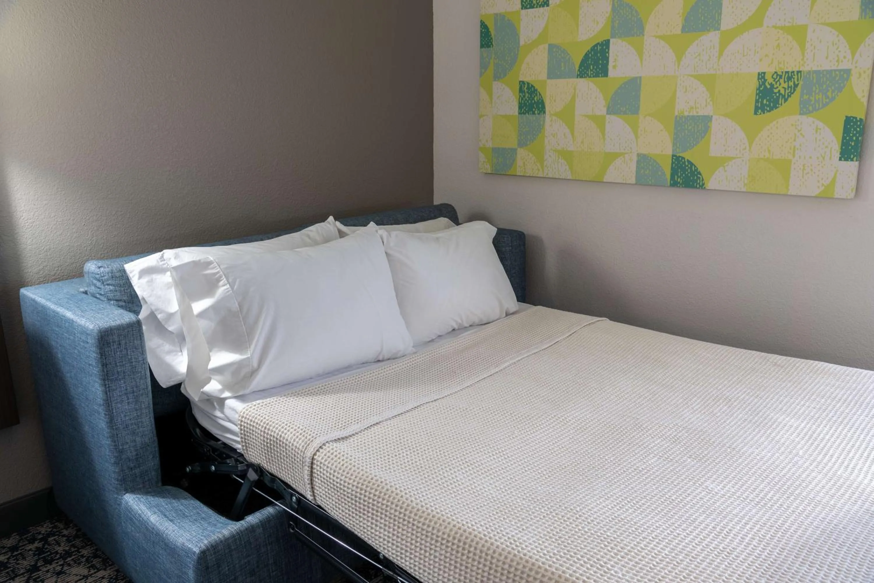 Bed in Hampton Inn Kansas City-Lee's Summit