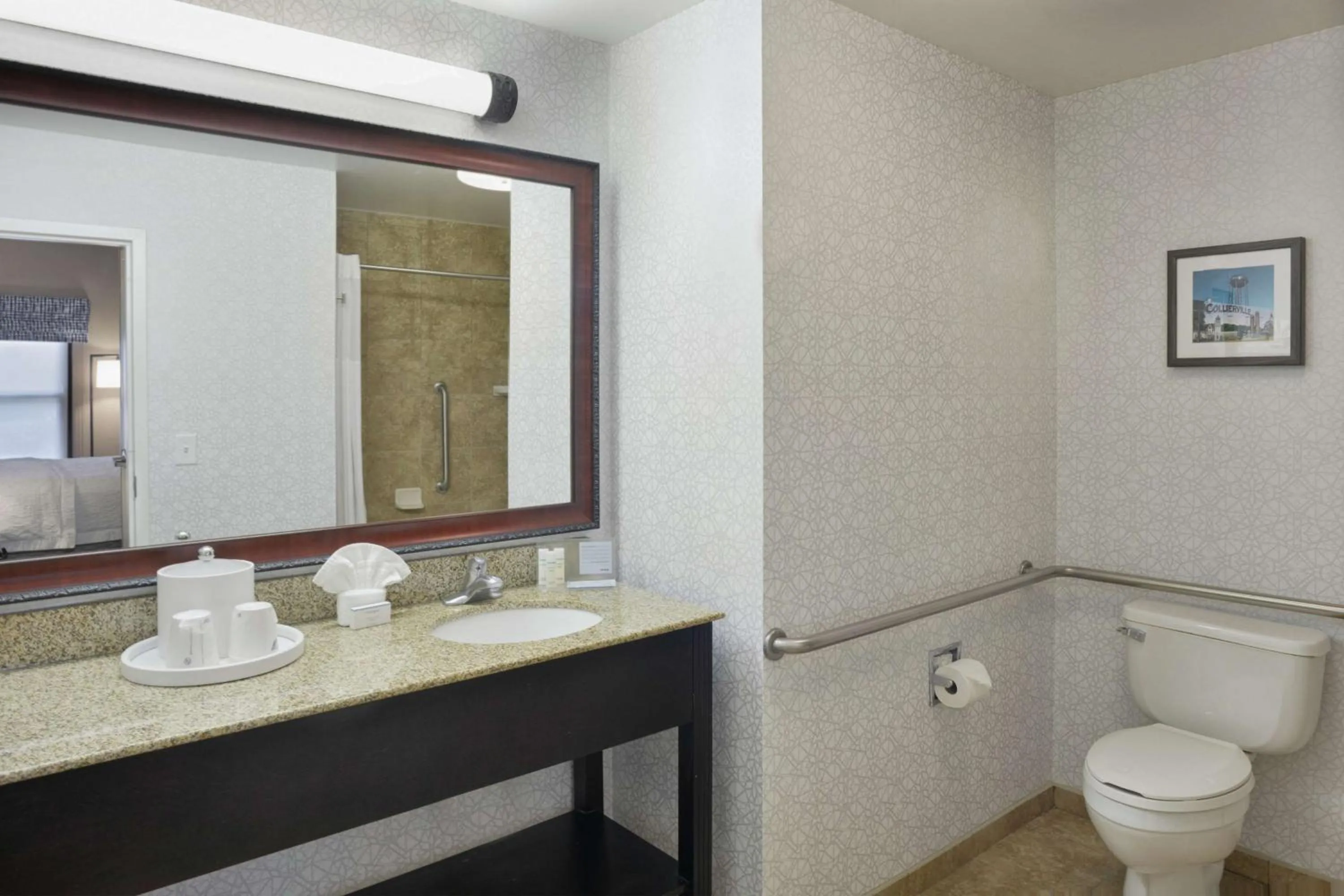 Bed in Hampton Inn Memphis/Collierville