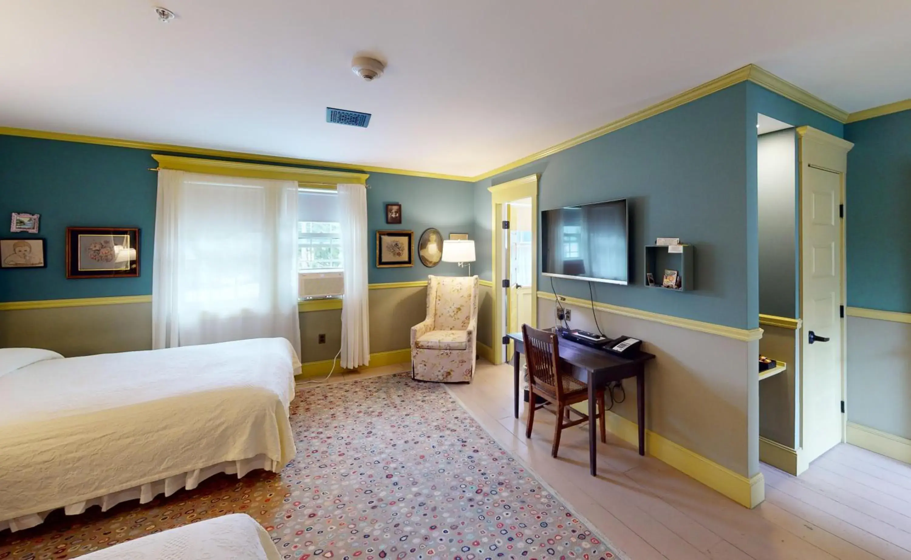 Two Queen Maple Glen Room in The Red Lion Inn Two Queen Maple Glen Room in The Red Lion Inn