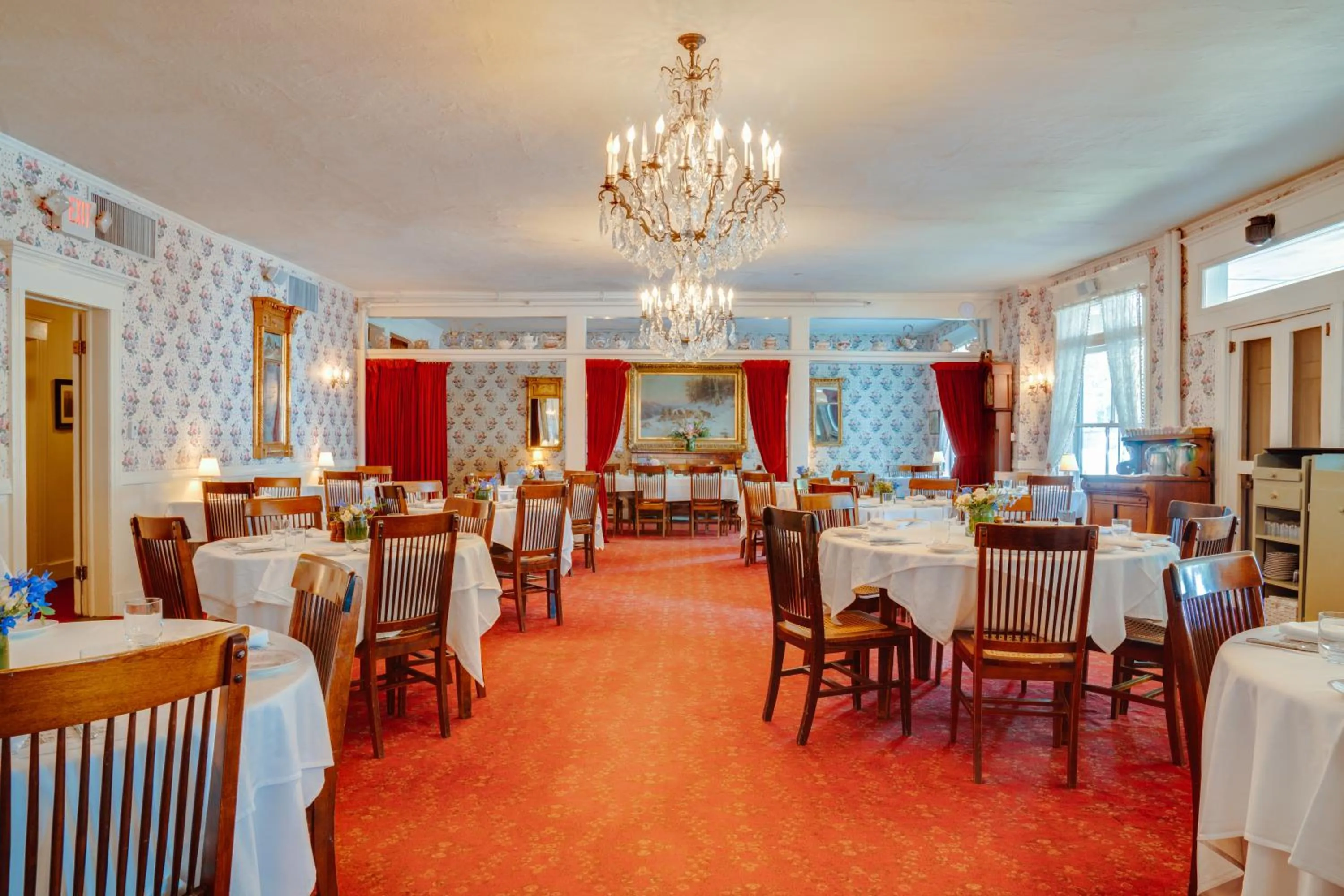 Restaurant/places to eat in The Red Lion Inn