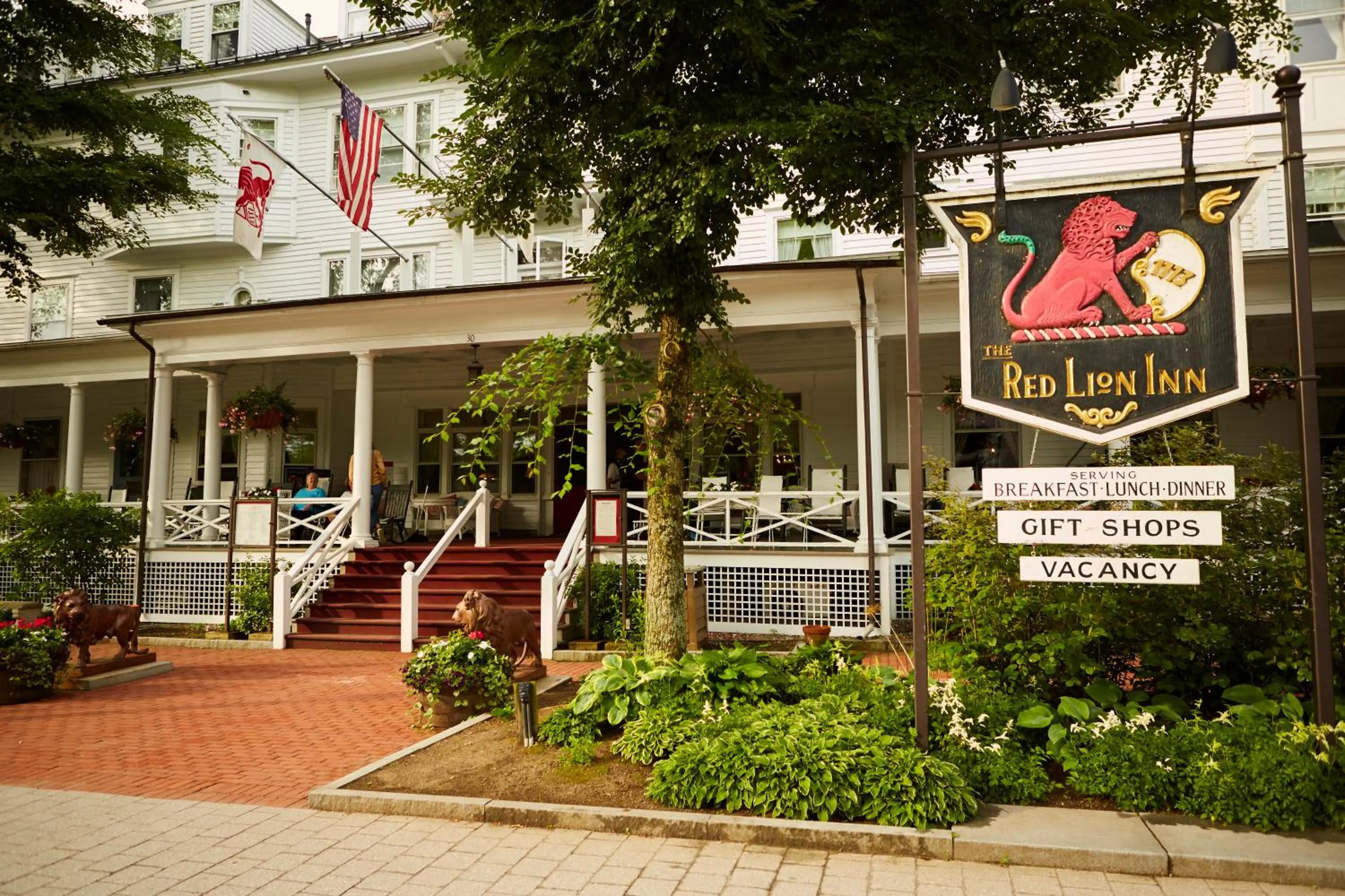 Property building in The Red Lion Inn