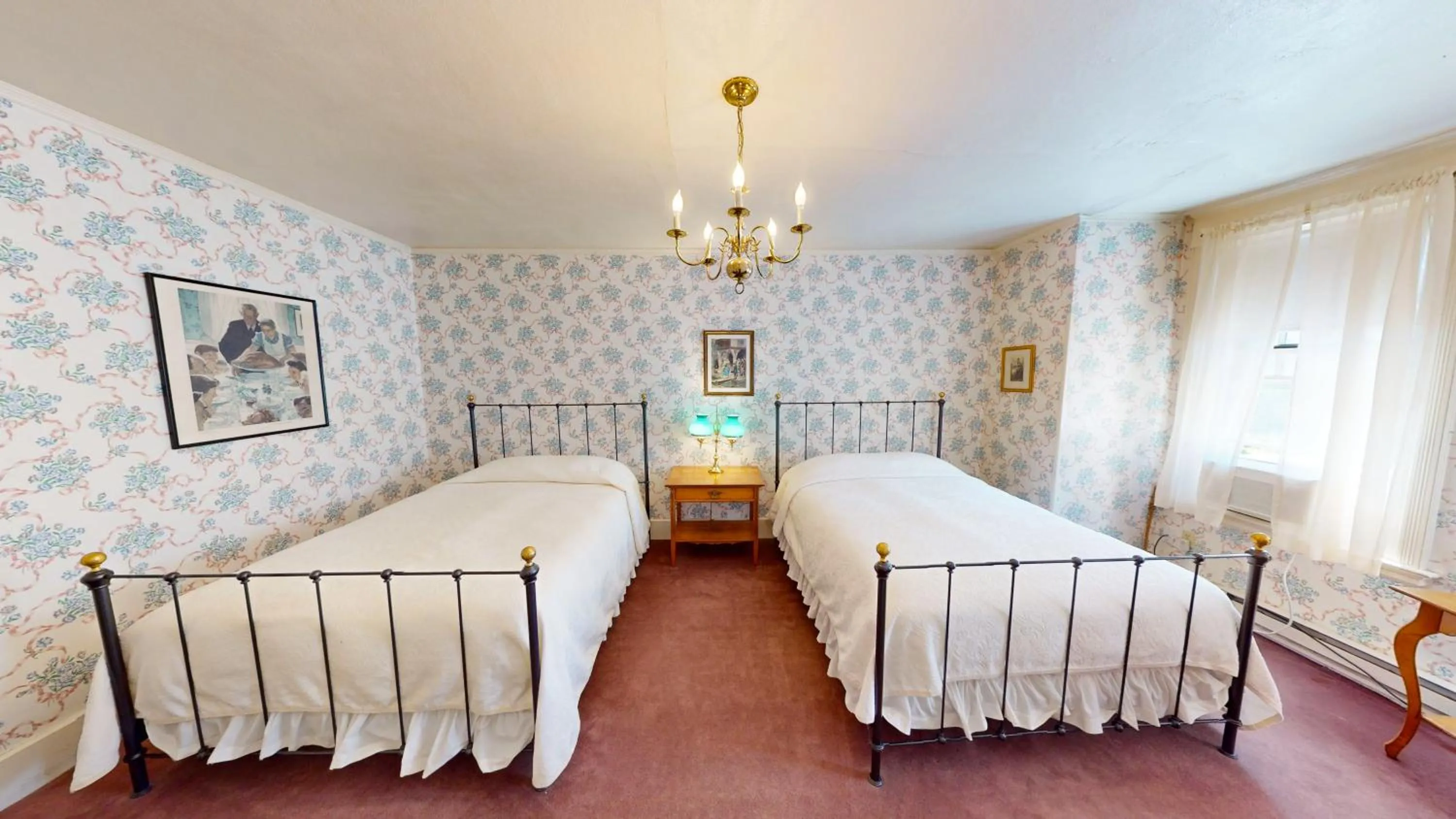 Queen Queen Suite in The Red Lion Inn