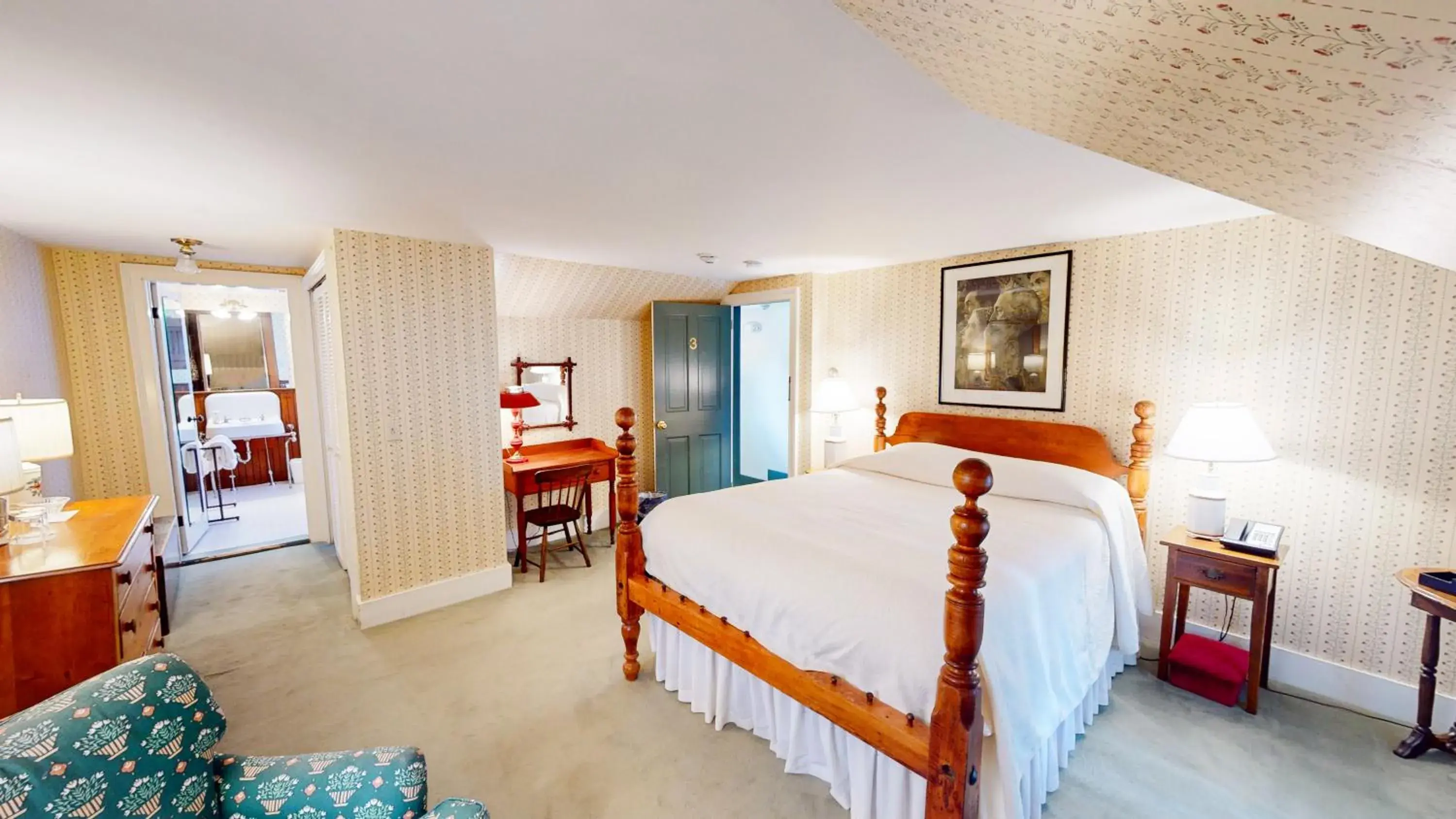 Queen Room in The Red Lion Inn Queen Room in The Red Lion Inn