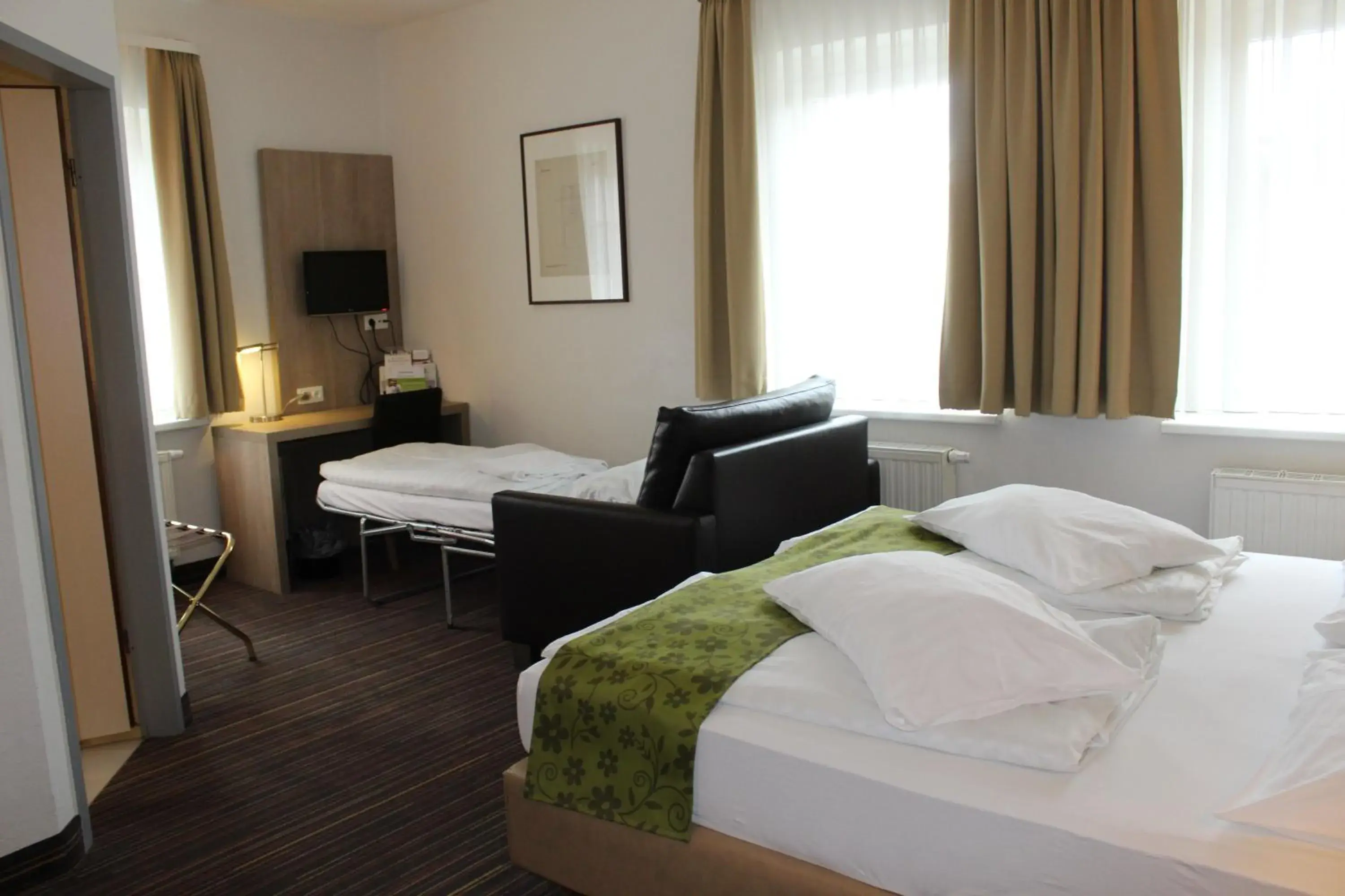 Double Room Rathaus possibility of extra sofa bed in Rathaushotels All Inklusive Double Room Rathaus possibility of extra sofa bed in Rathaushotels All Inklusive